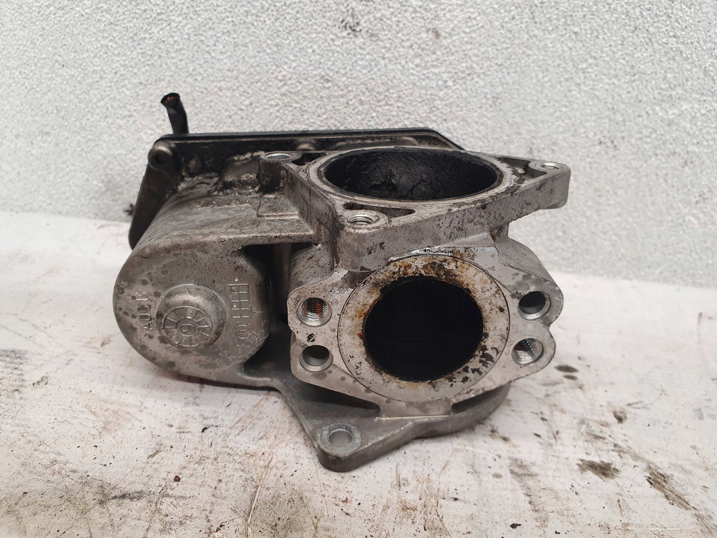 Audi A4 B8 8K 2.0 TDI 03L131501G EGR VENTIL