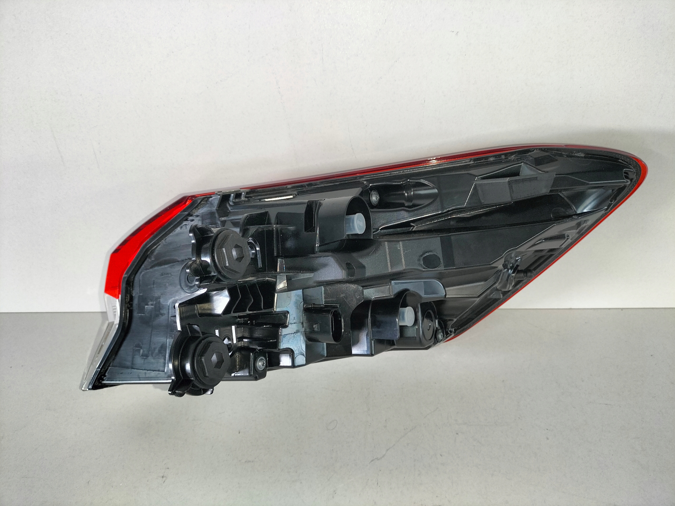 LAVE ZADNE SVETLO AUDI Q4 E-TRON 22-