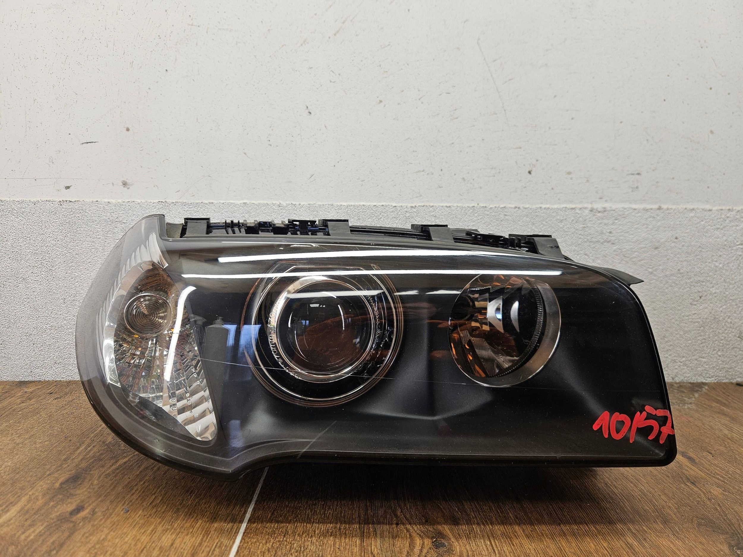 BMW X3 E83 XENON NATAČACI DYNAMIC PRAVÉ PREDNÉ SVETLO