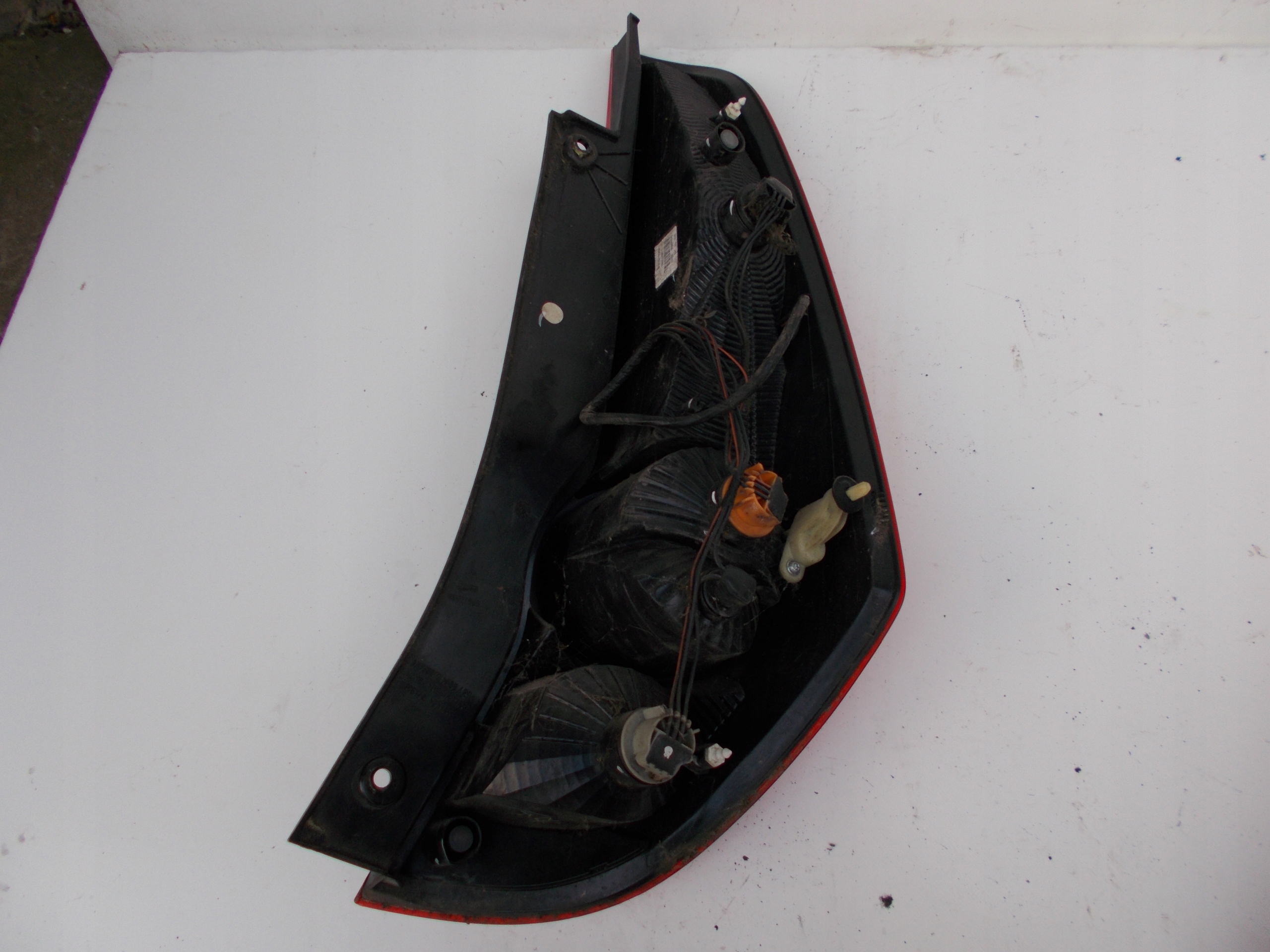LAVE ZADNE SVETLO OPEL AGILA B