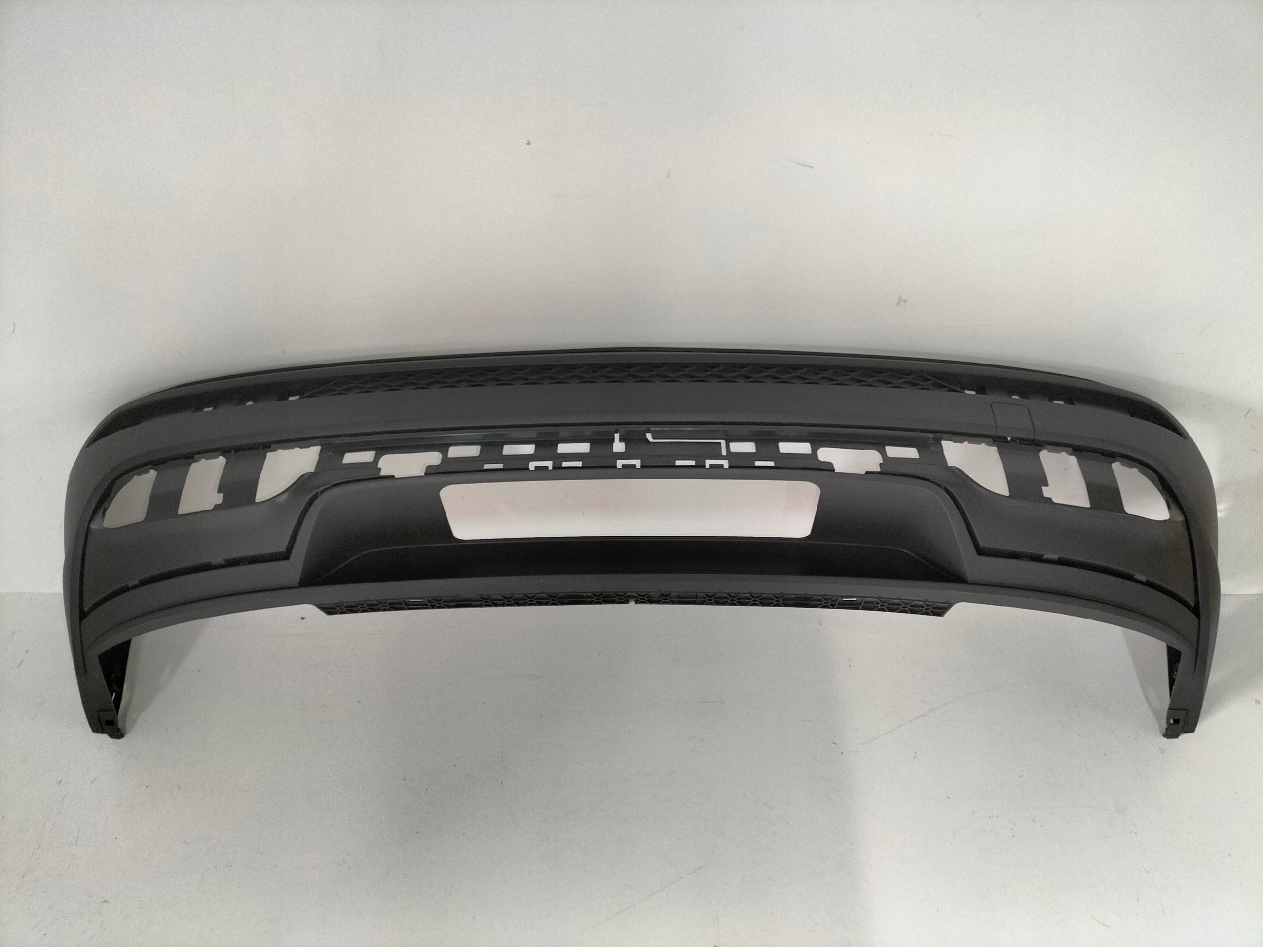 ZADNÝ NÁRAZNÍK SEAT TARRACO 18-