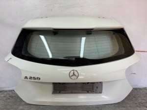 ZADNÁ KAPOTA MERCEDES A KLASA W176 12- ZADNÁ KAPOTA MERCEDES A KLASA W176 12-