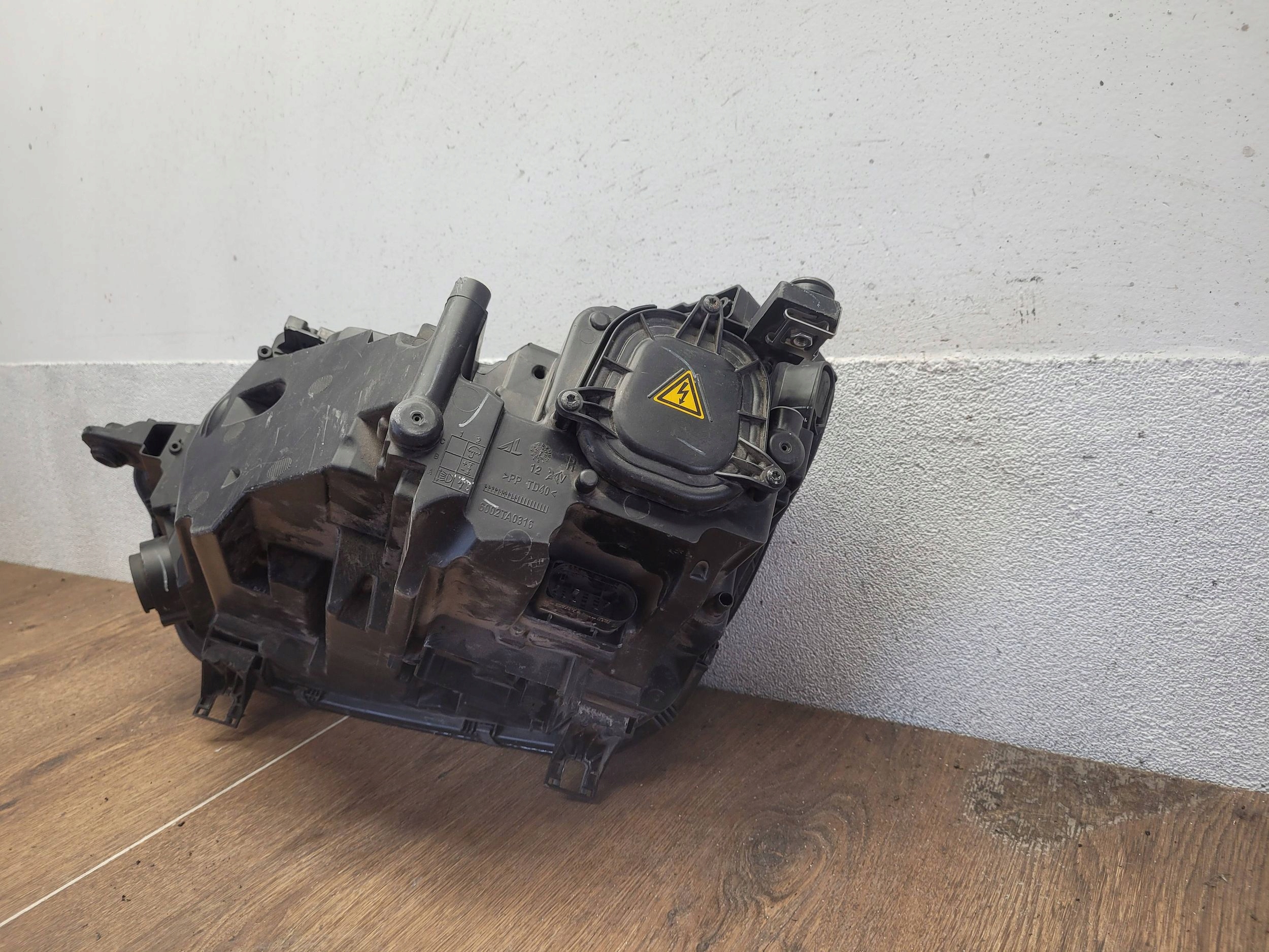 Audi Q5 80A 80A941006B PRAVÉ PREDNÉ SVETLO LED