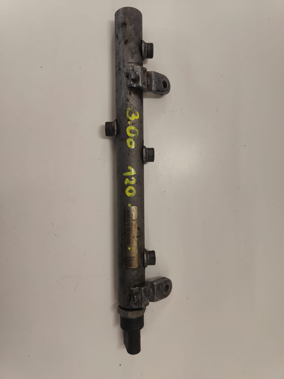 MERCEDES-Benz 3.0 diesel A6420700695 VSTREKOVACIA RAMPA