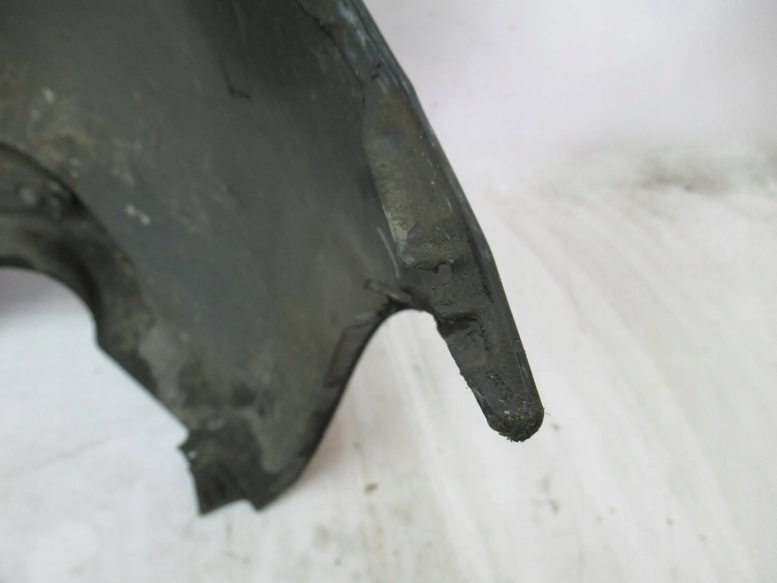 ZADNÝ NÁRAZNÍK Mazda 3 BL 09-