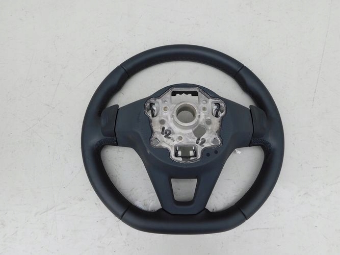 VW GOLF VIII VOLANT