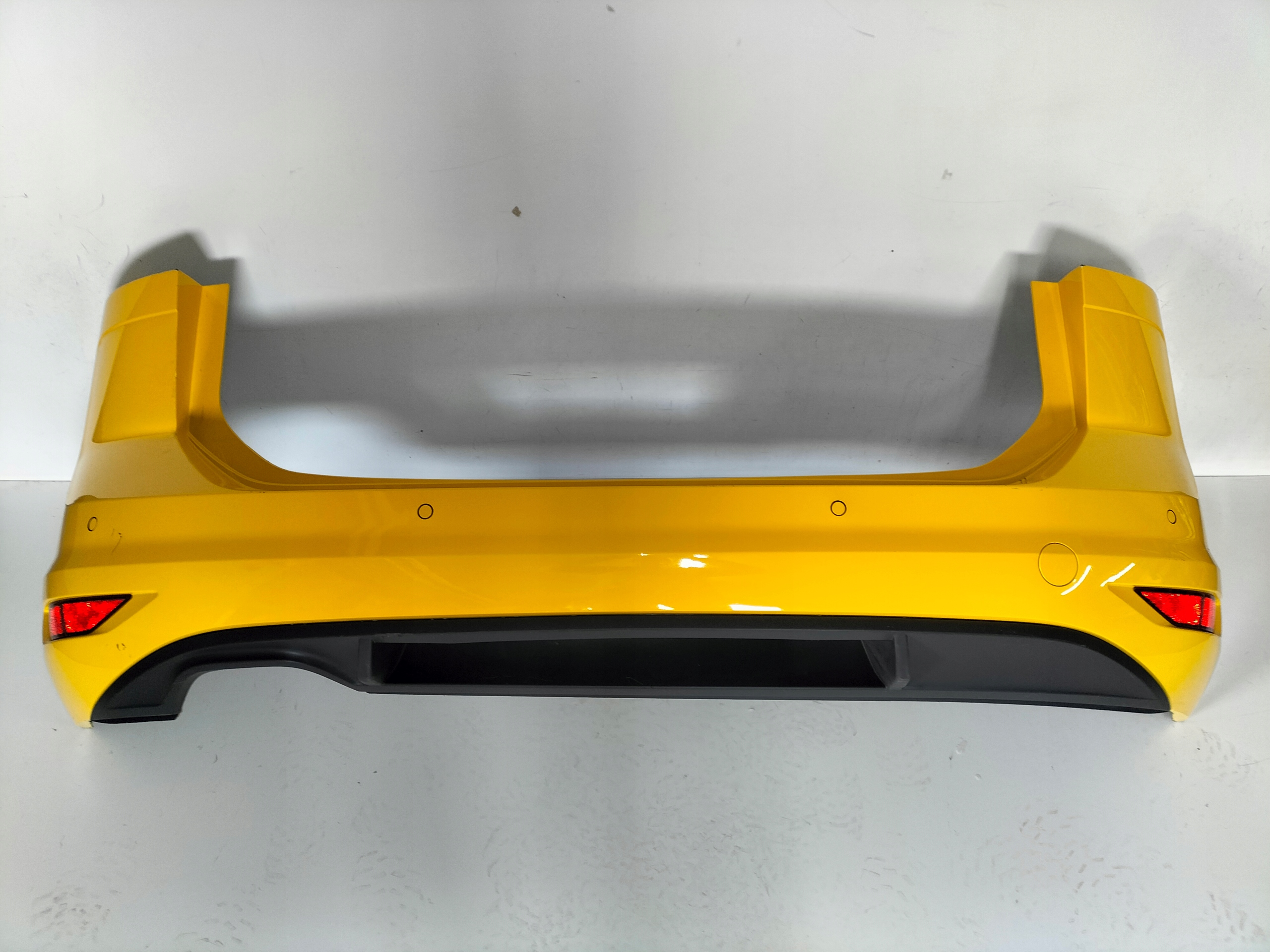 ZADNÝ NÁRAZNÍK VW TOURAN III 15-