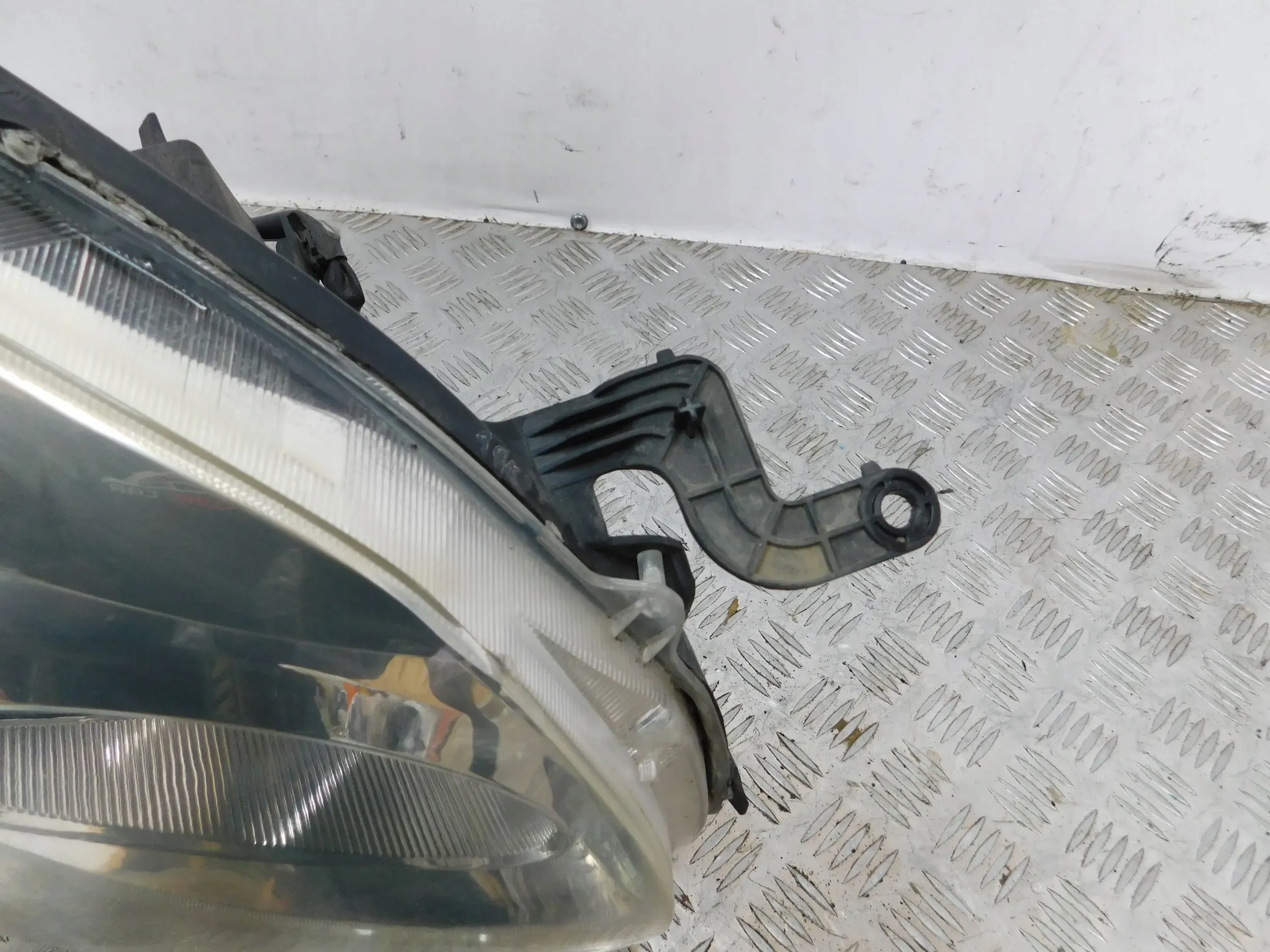 PRAVE PREDNE SVETLO SUZUKI ALTO