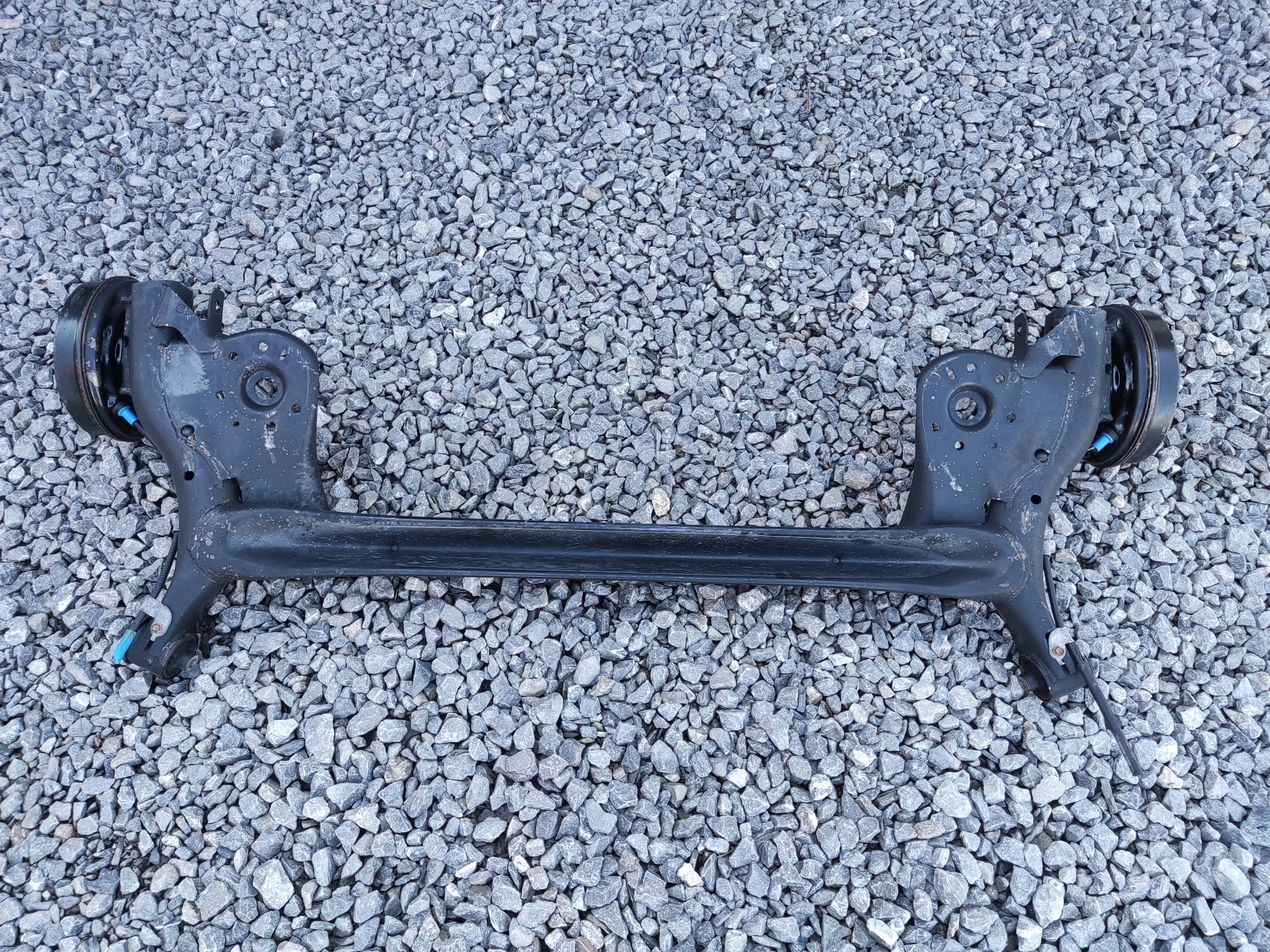 ZADNÁ NÁPRAVA KOMPLETNA PEUGEOT 108 I 2014-2022