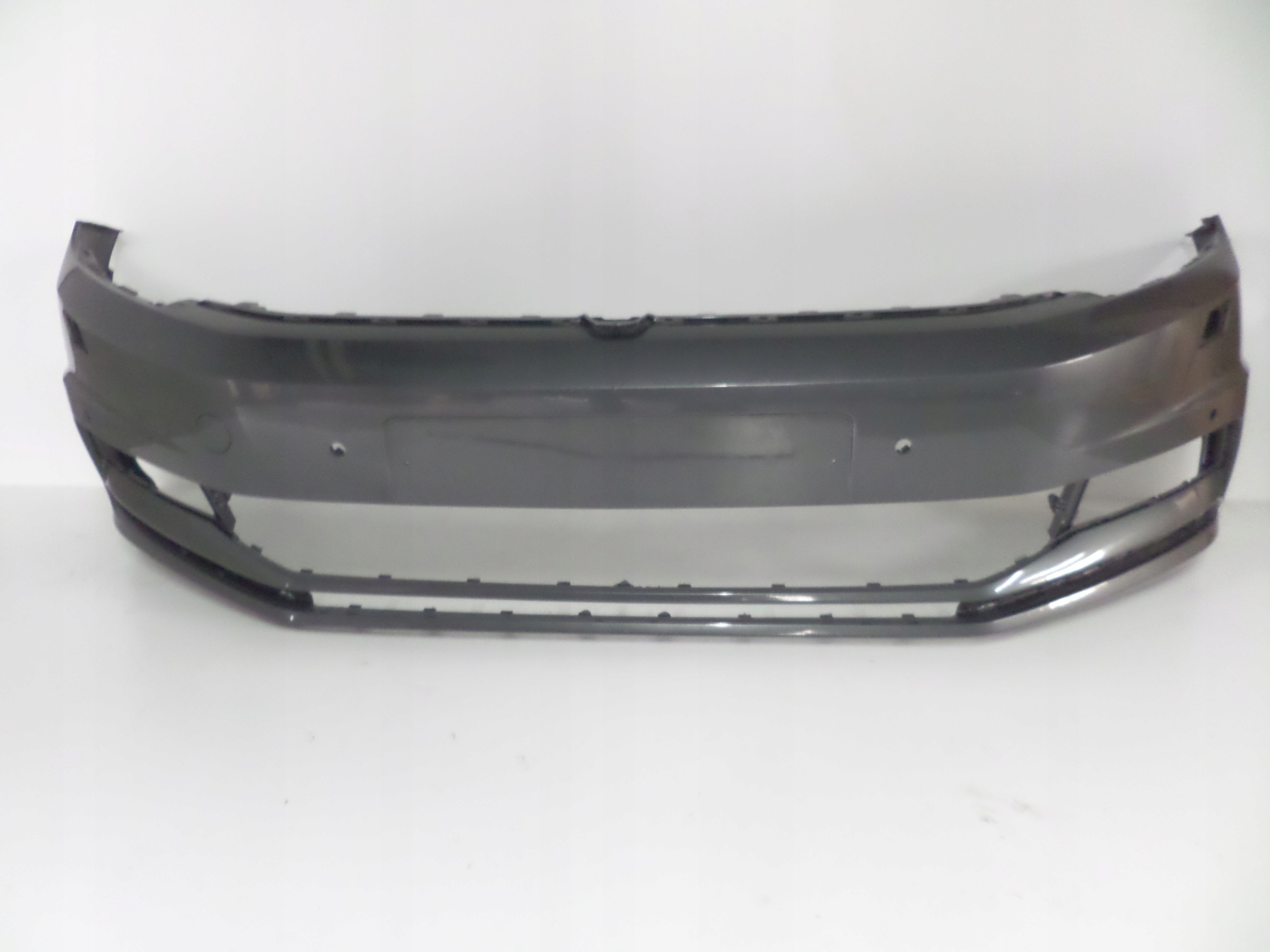 PREDNÝ NÁRAZNÍK VW TOURAN III 15-