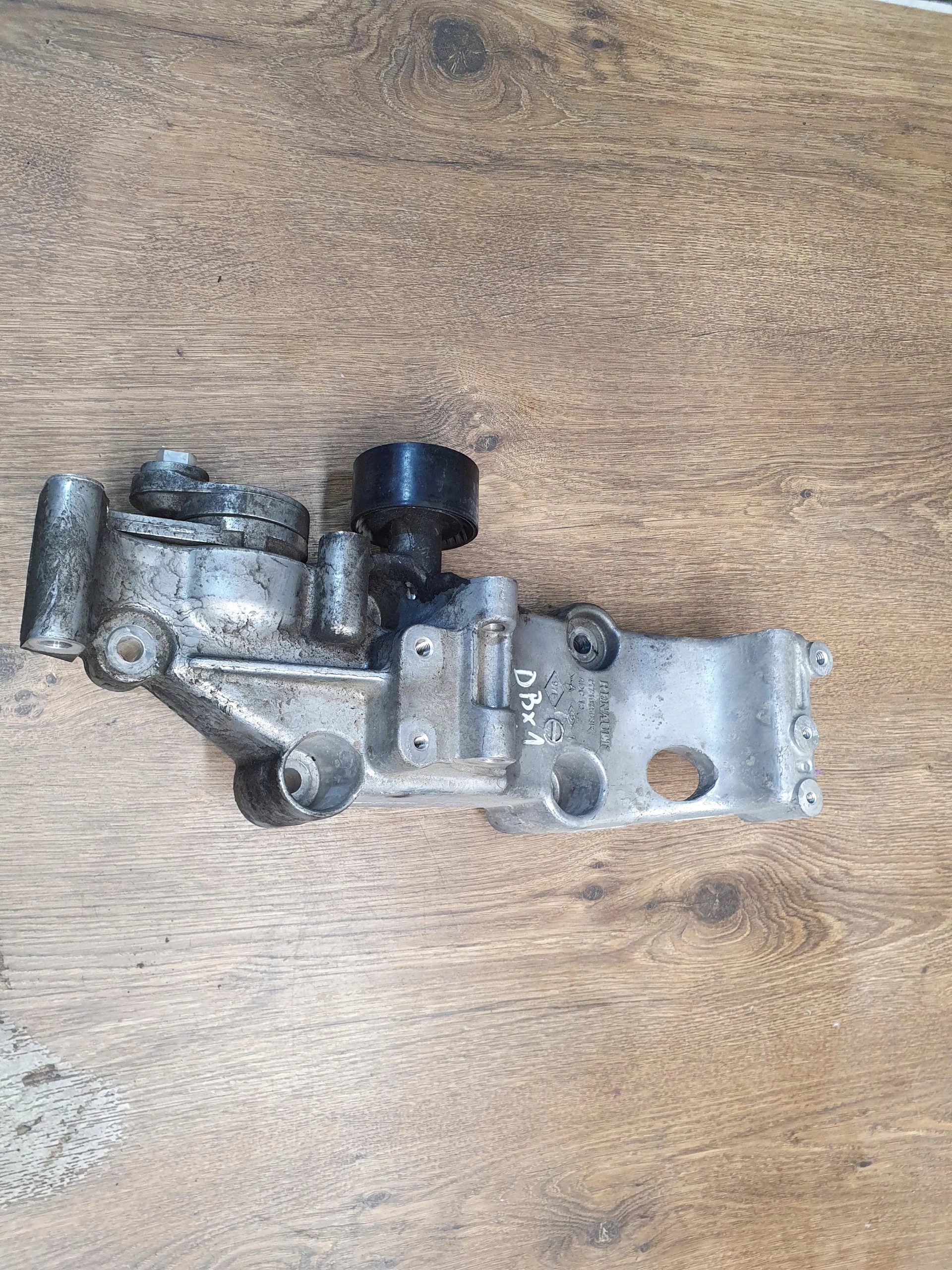 NAVARA D23 2.3 DCI DRŽIAK ALTERNÁTORA  117107563R