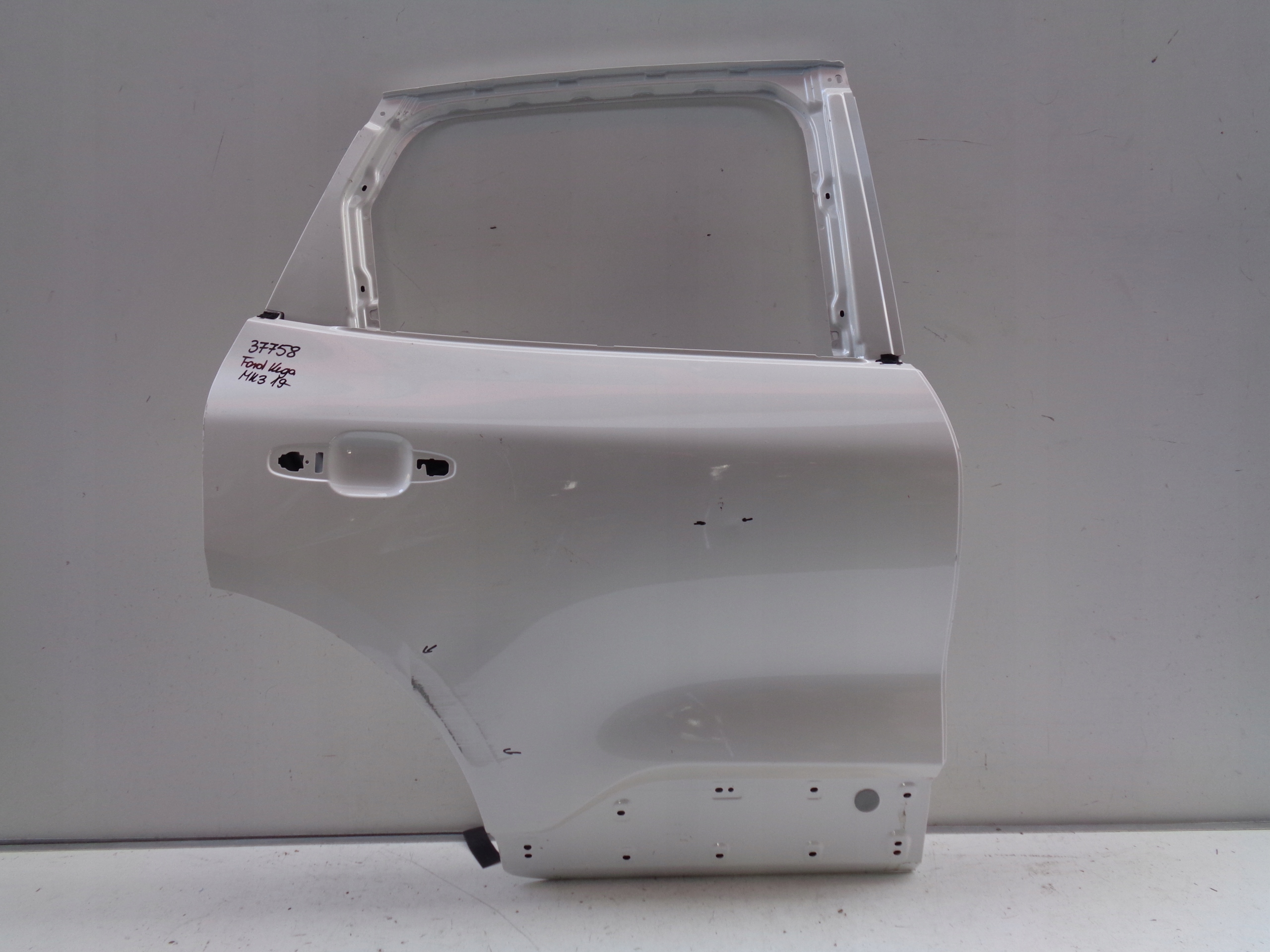 PRAVE ZADNE DVERE FORD KUGA MK3 19- NR 37758