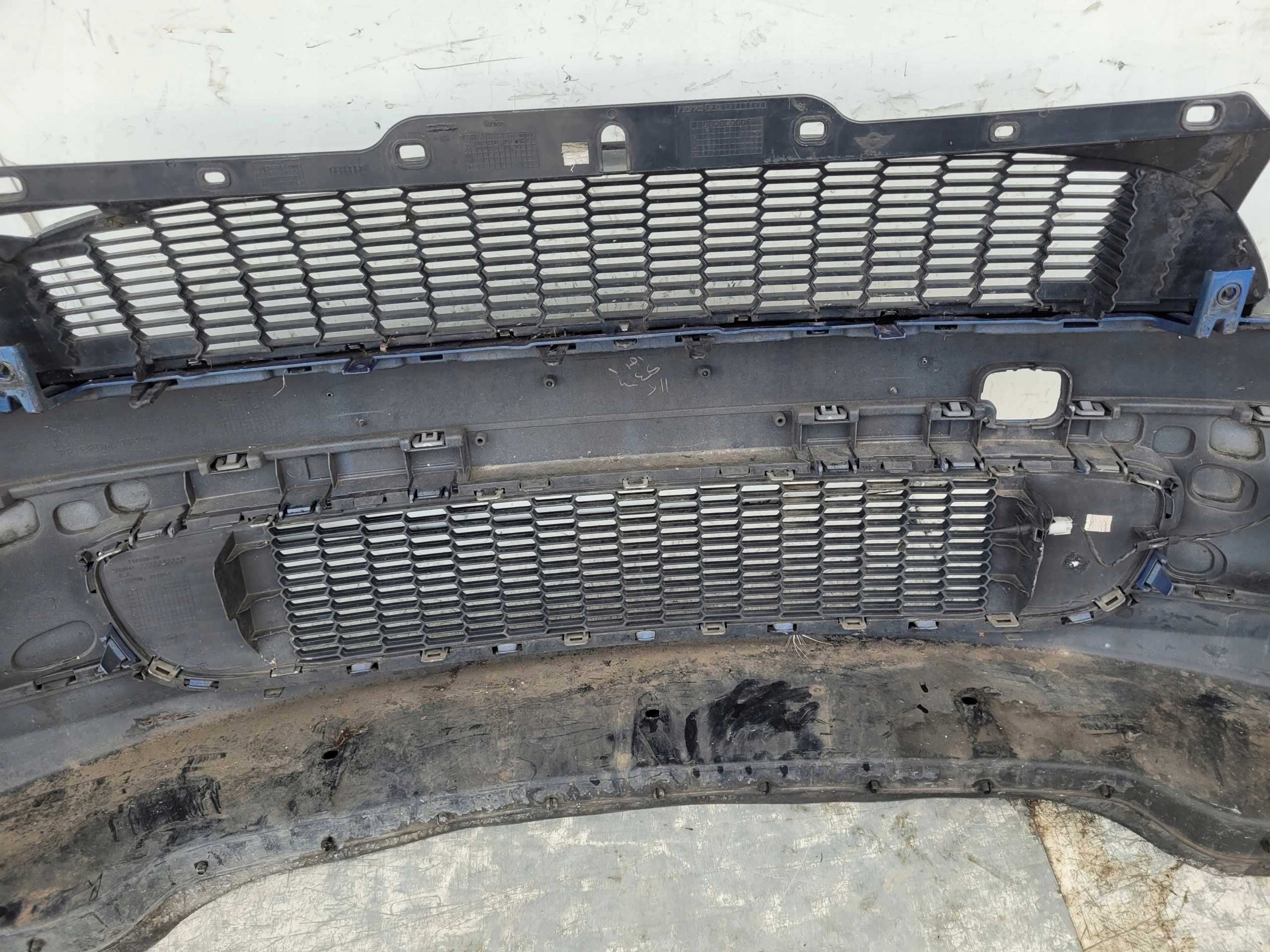 MINI R56 COOPER S PREDNÝ NÁRAZNÍK