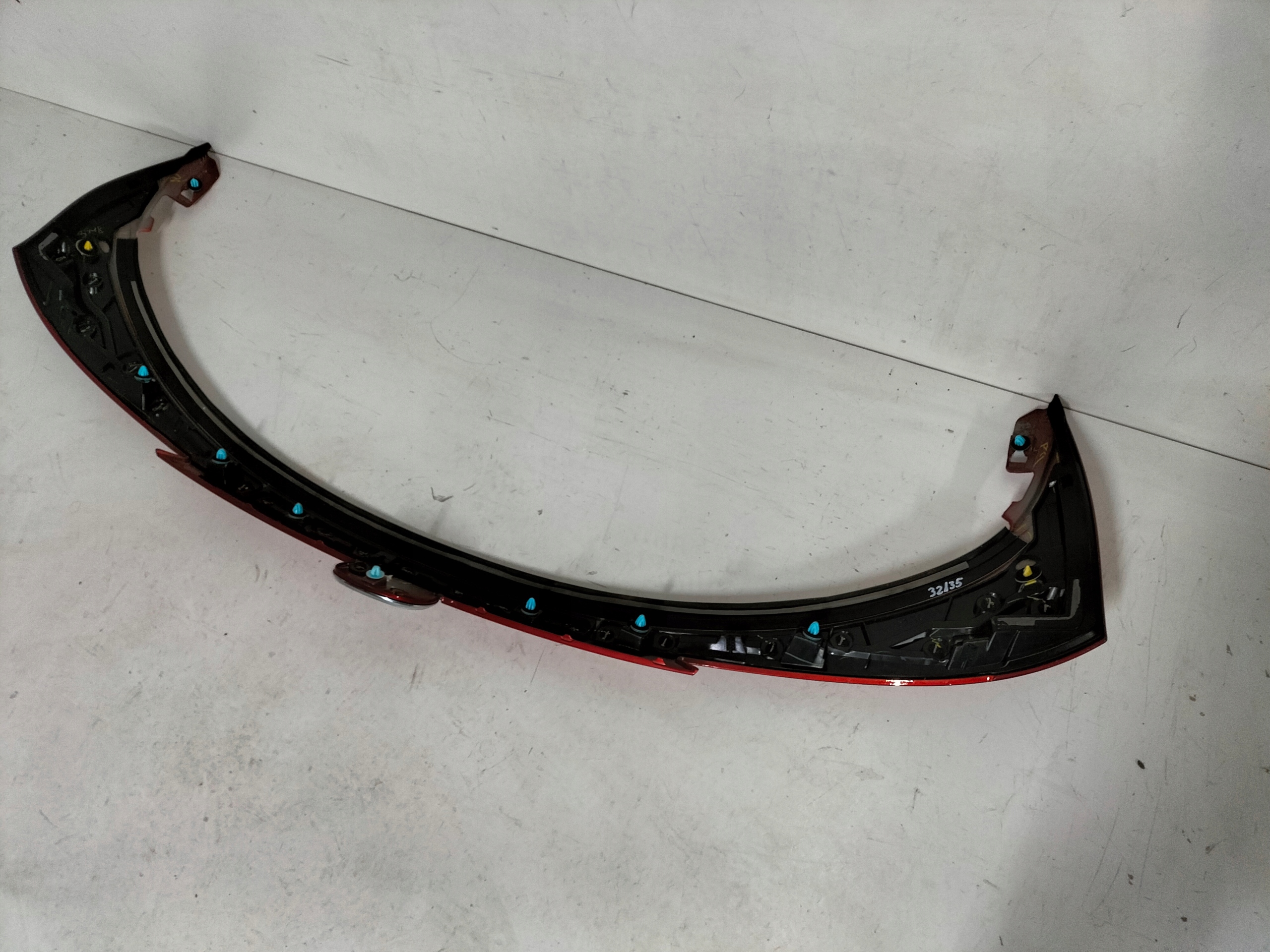 BLENDA LISTA LISTA ZADNEJ KAPOTY MAZDA CX30 CX-30 19-