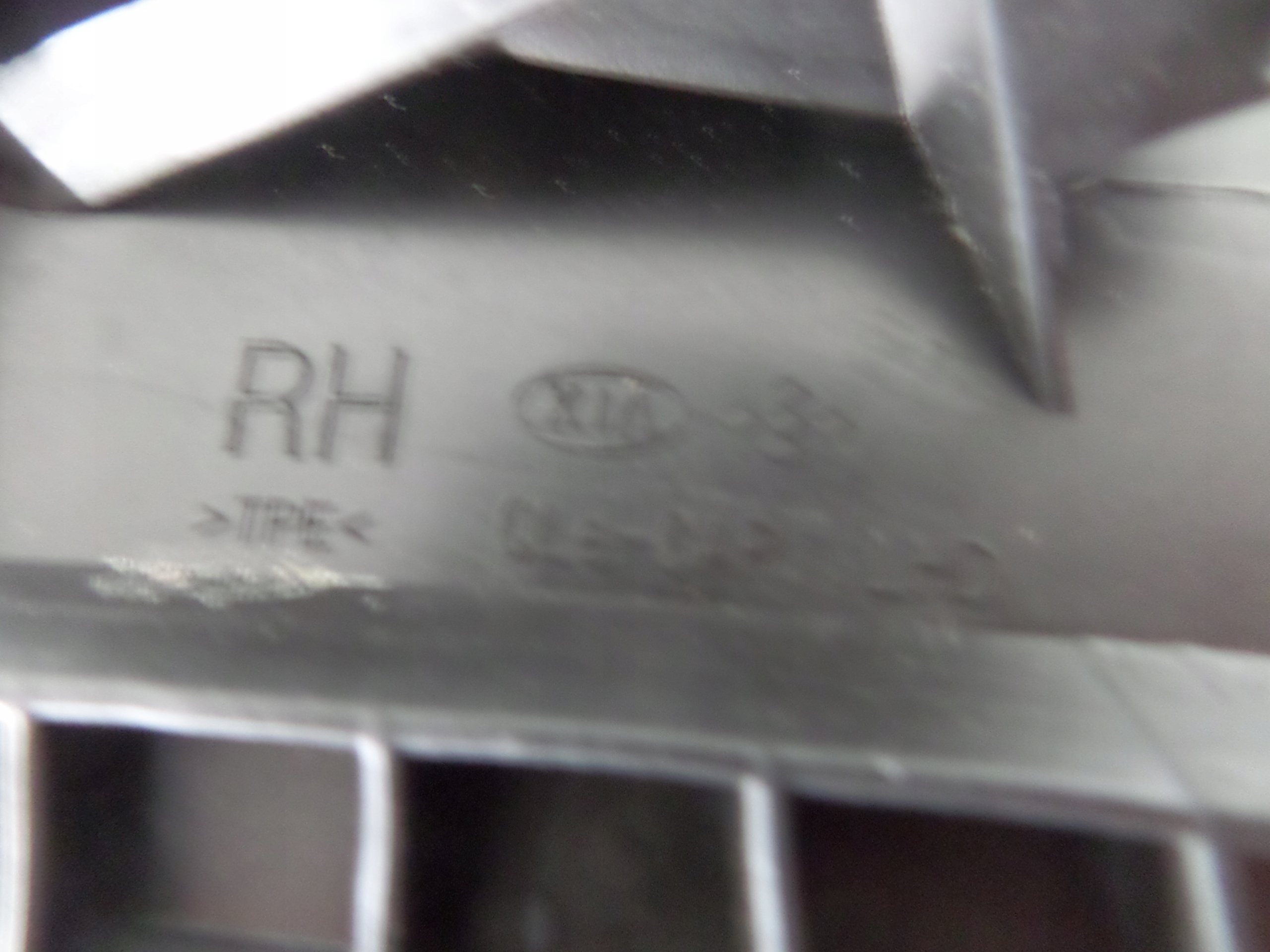 PRAVÝ ROH TORPEDA KIA SPORTAGE IV 15-