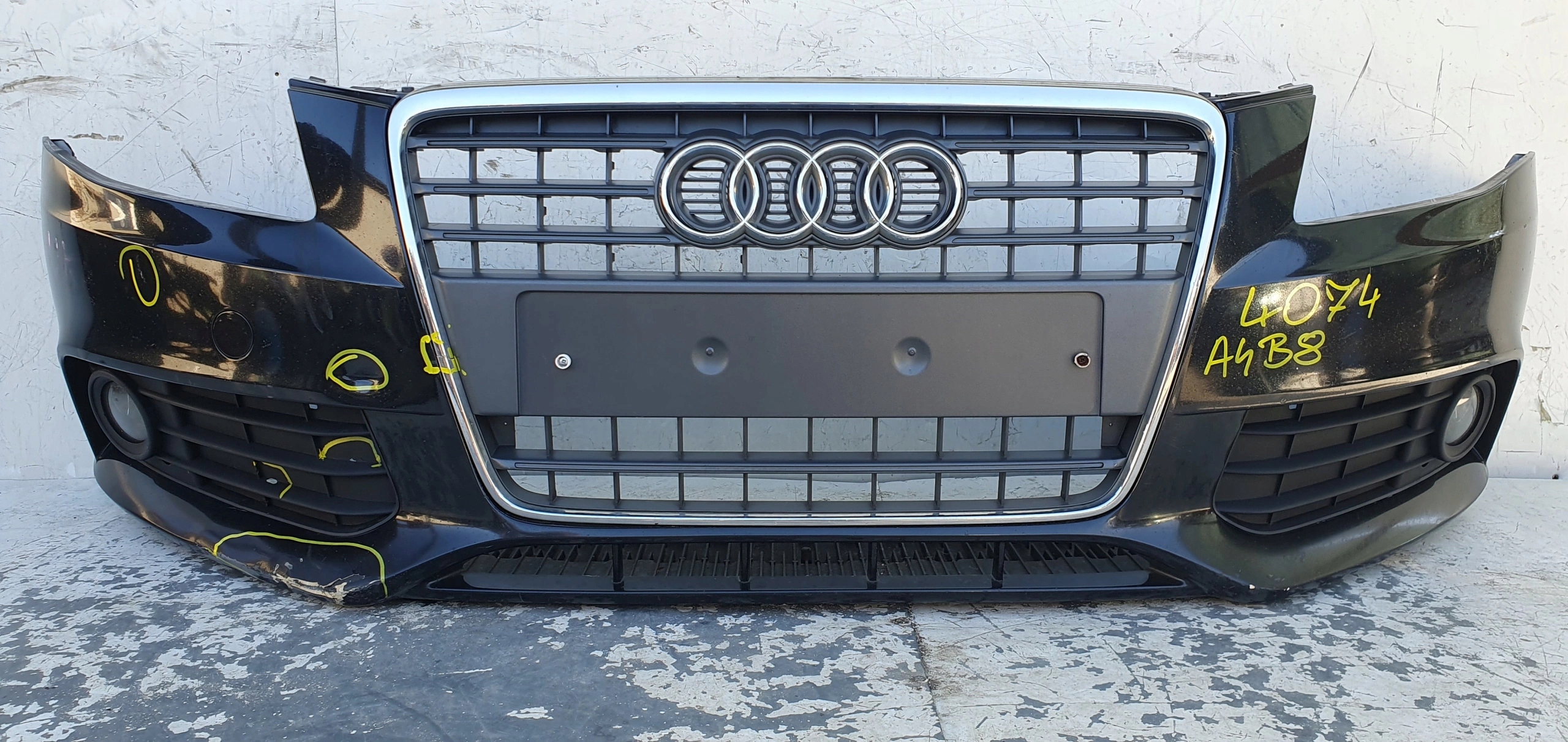 AUDI A4 B8 PREDNÝ NÁRAZNÍK
