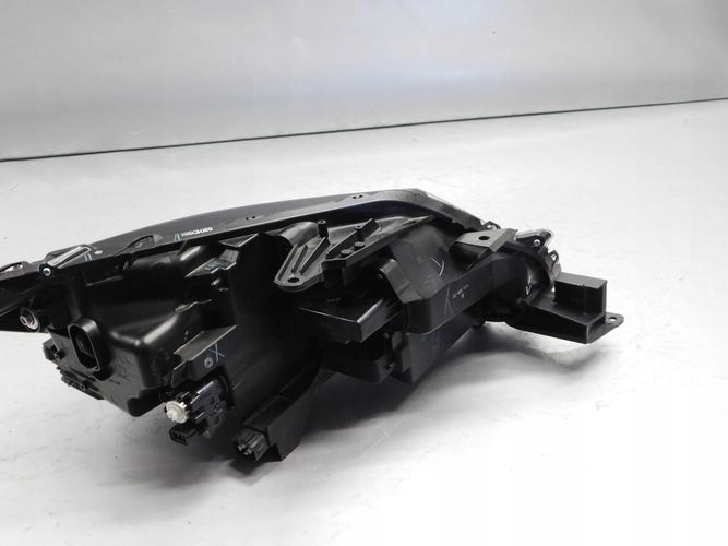 MITSUBISHI L200 FULL LED 19- LAVE PREDNE SVETLO