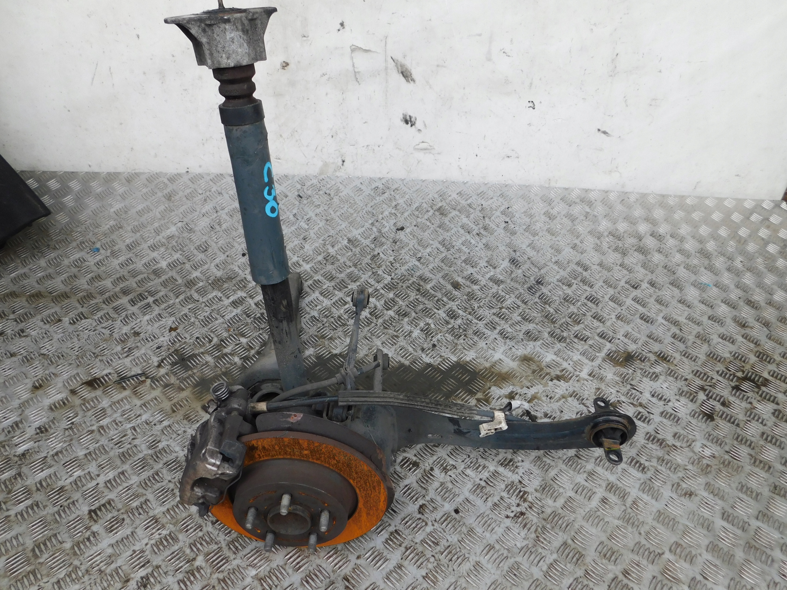 PRAVÝ ZADNÝ OTOČ RAMENO VOLVO C30