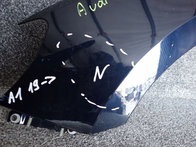 AUDI A1 82A 19- ĽAVÝ PREDNÝ BLATNÍK