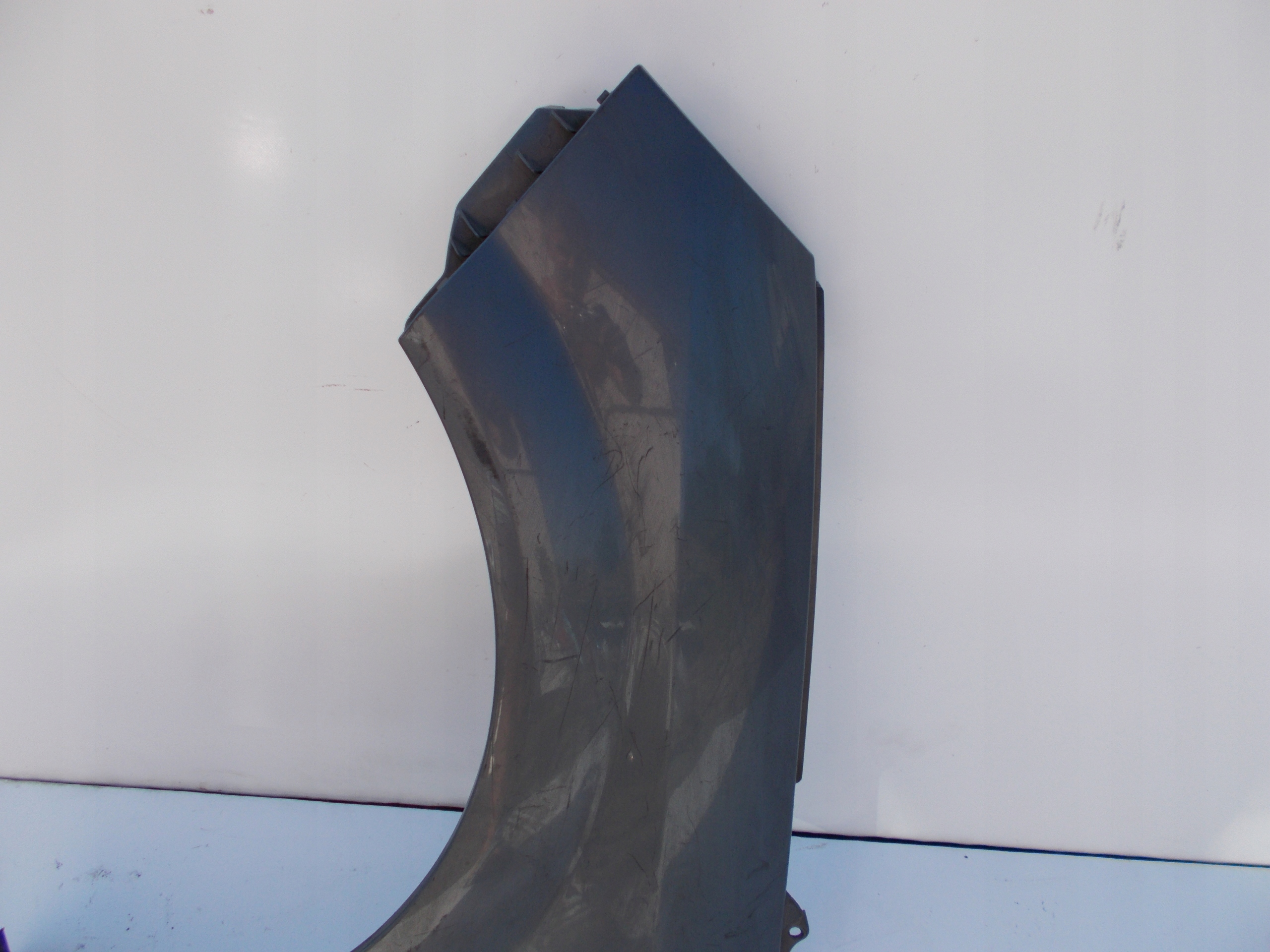 ĽAVÝ PREDNÝ BLATNÍK RENAULT SCENIC II 03-