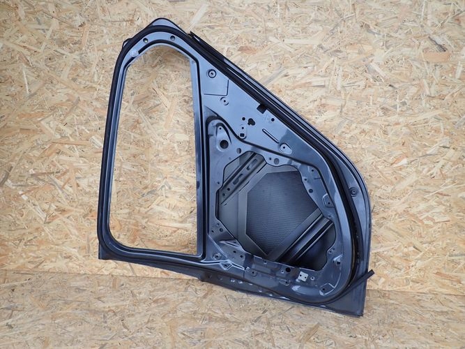 BMW F40 1 PRAVE ZADNE DVERE