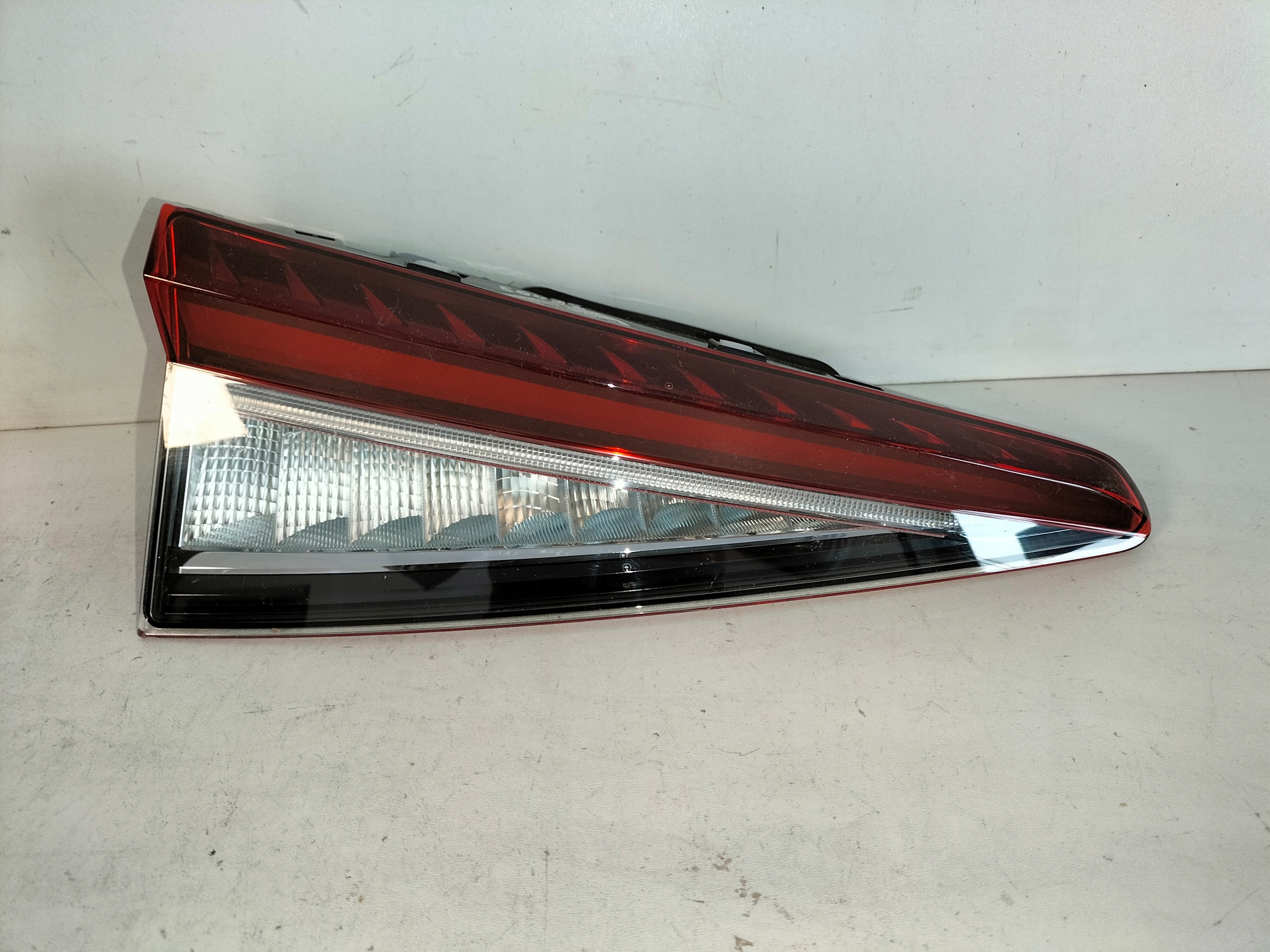 LAVE ZADNE SVETLO SKODA ENYAQ 21- LED