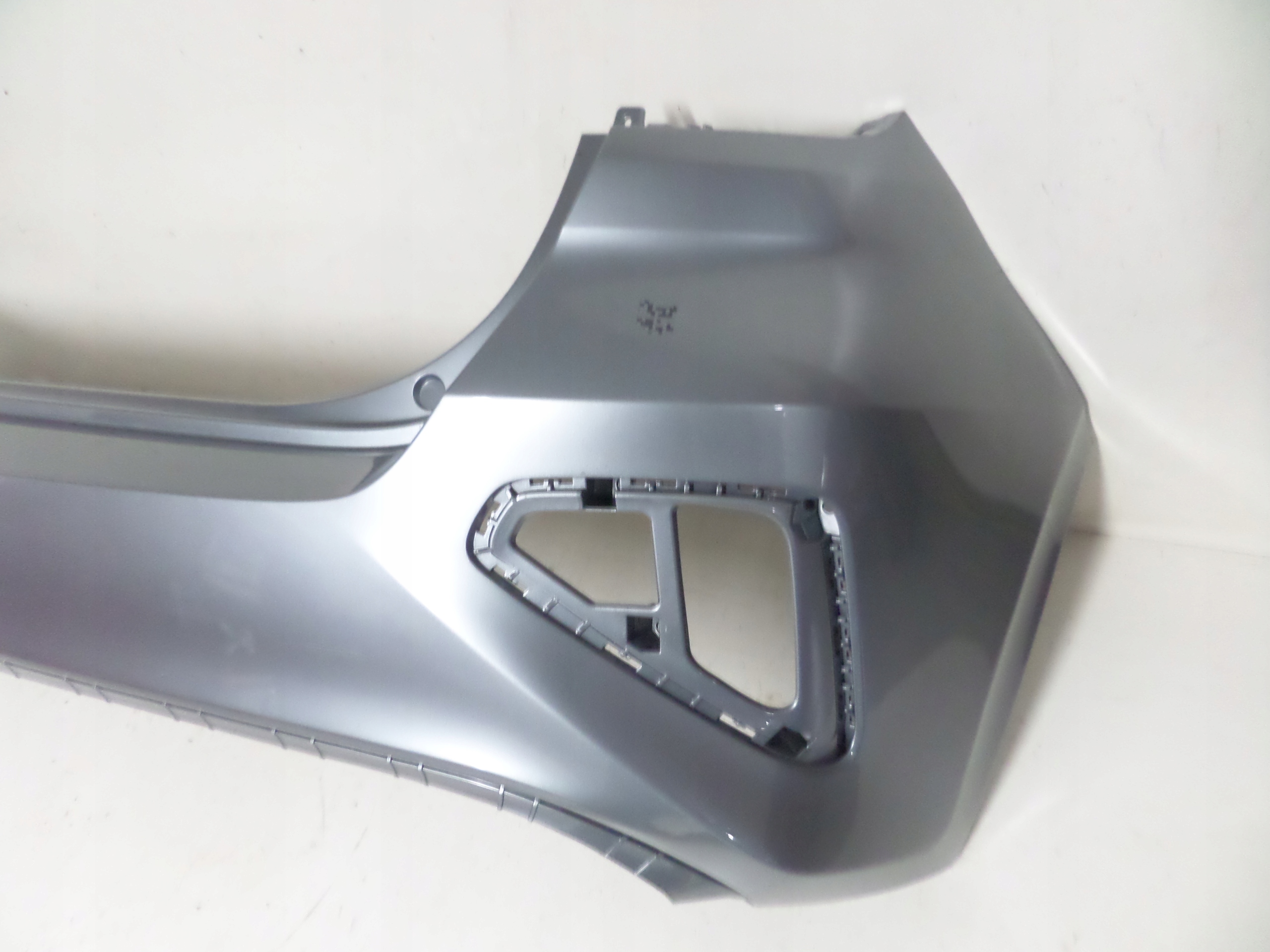 ZADNÝ NÁRAZNÍK KIA CEED III 18- HB GT-LINE