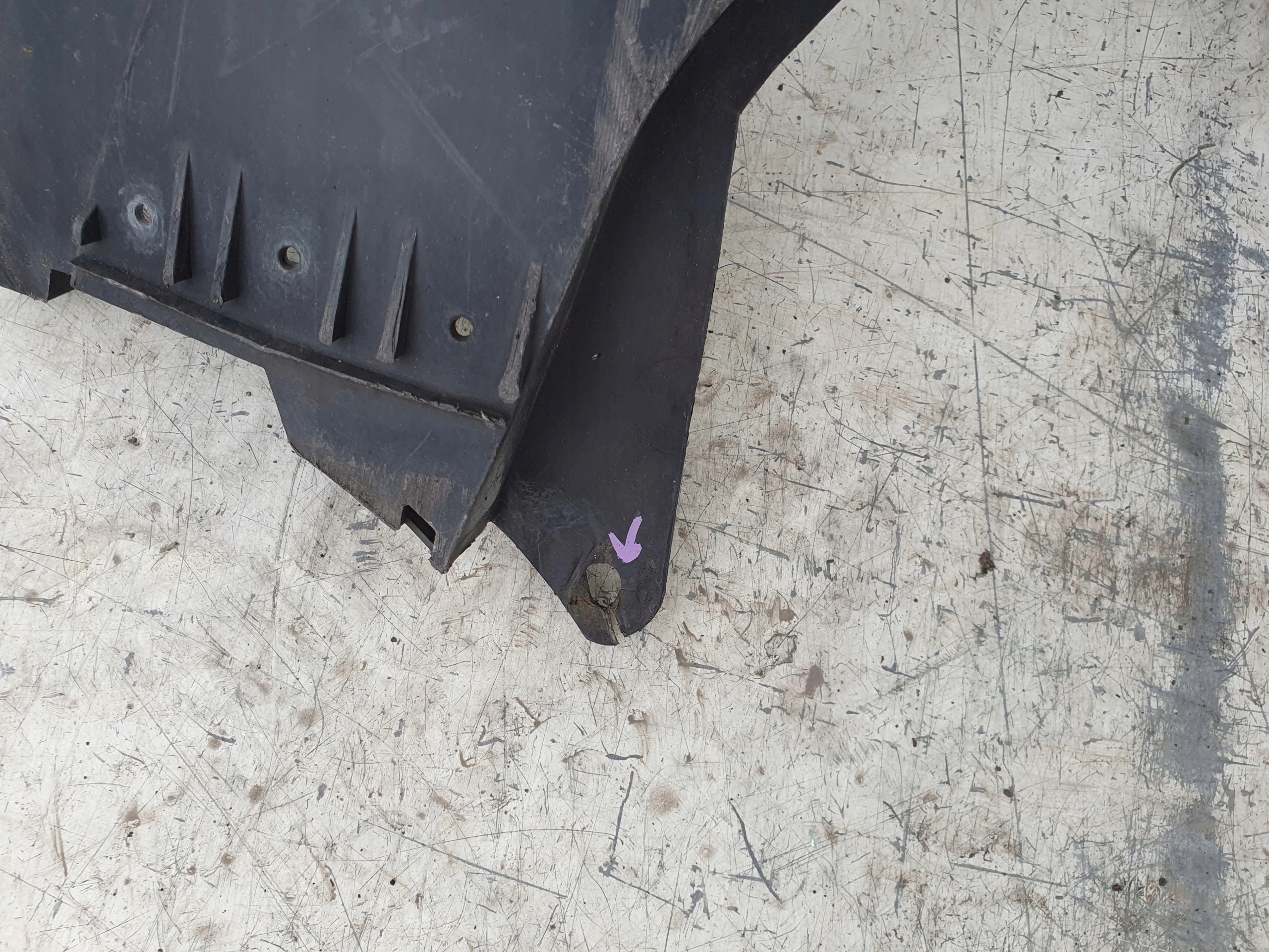 VOLVO S40 V50 SPODNÝ KRYT PREDNÉHO NÁRAZNÍKA 30744925