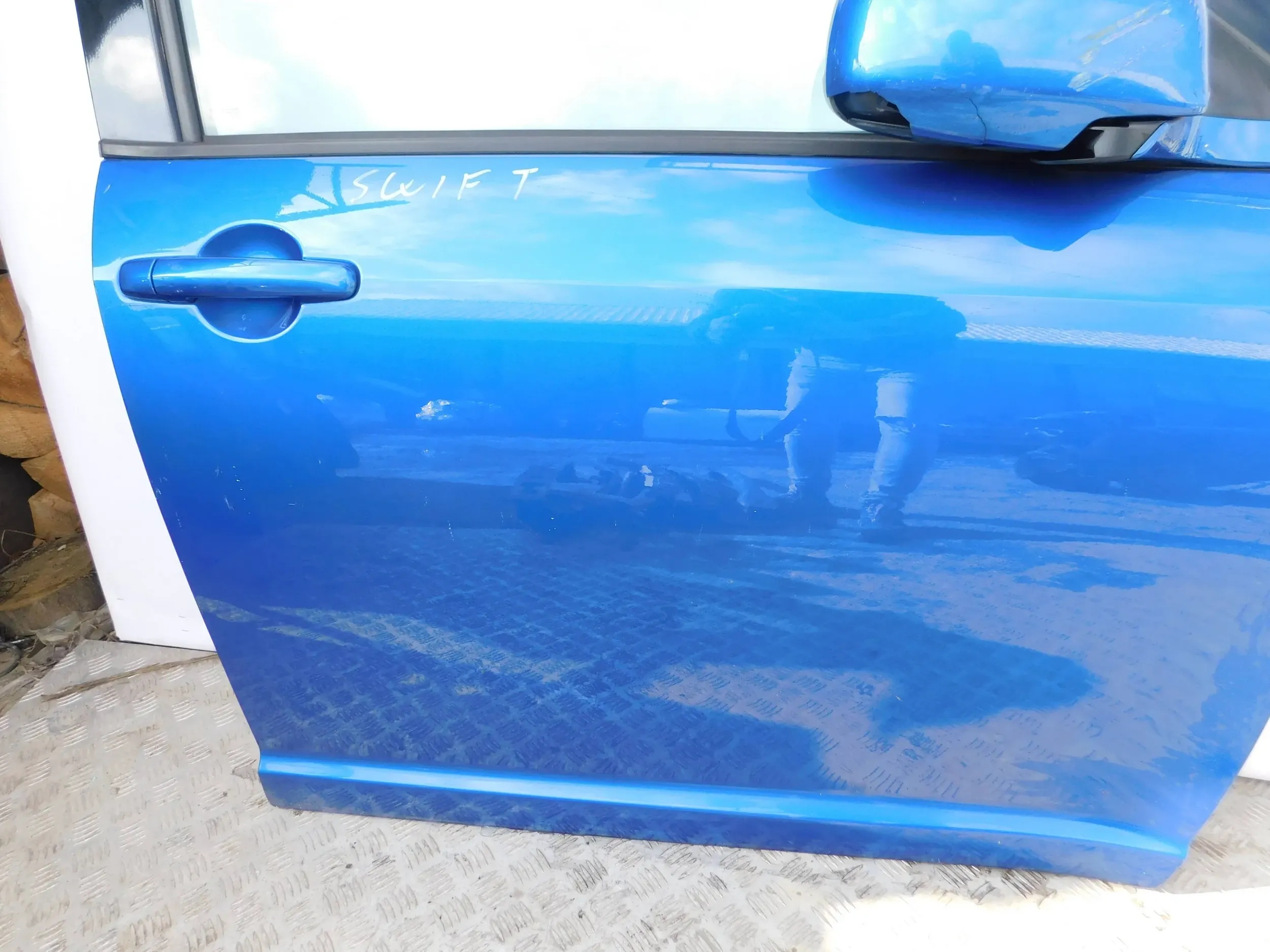 PRAVE PREDNE DVERE SUZUKI SWIFT MK6