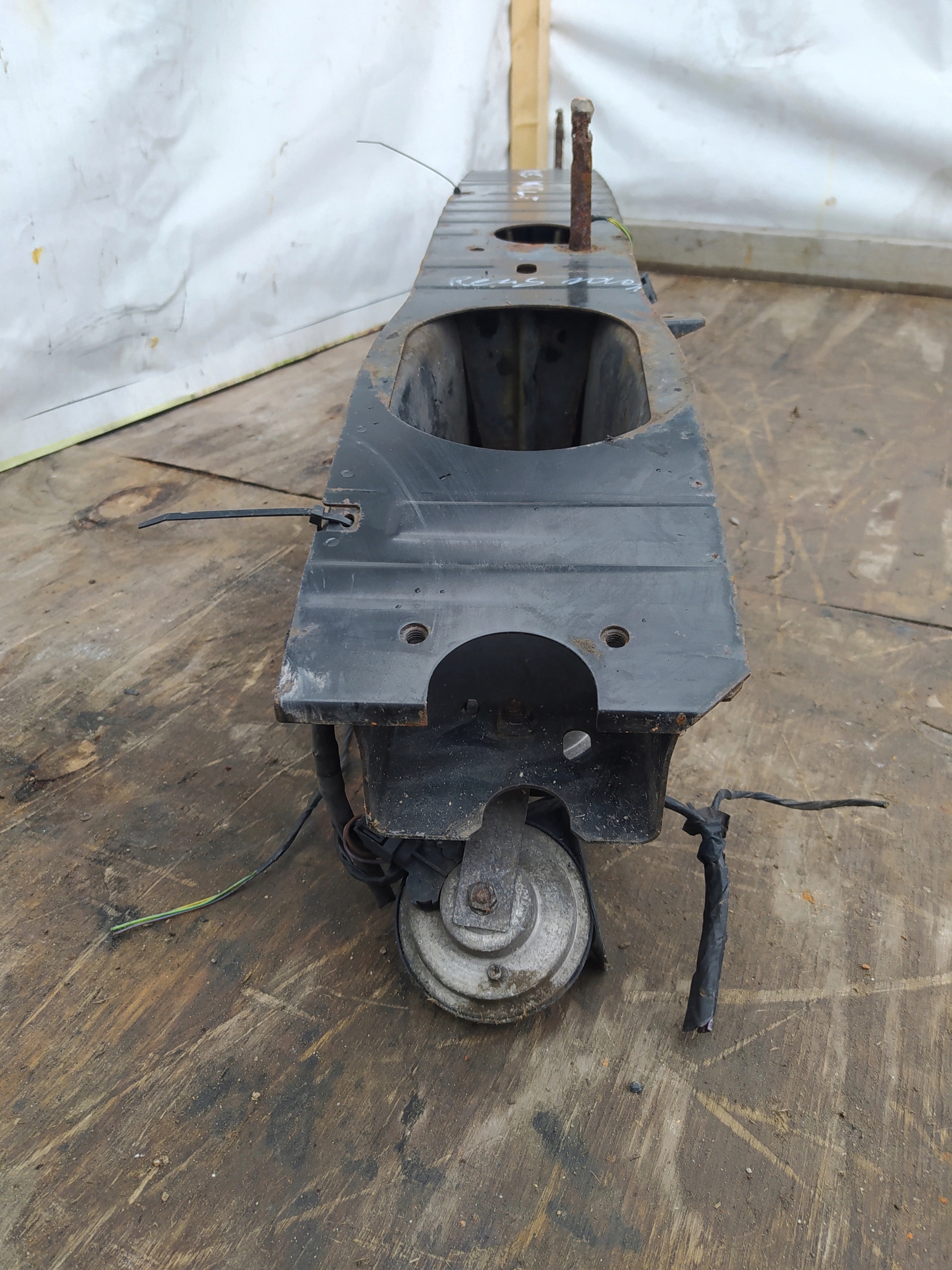 RANGE ROVER VOGUE L322 VÝSTUHA PREDNÉHO NÁRAZNÍKA