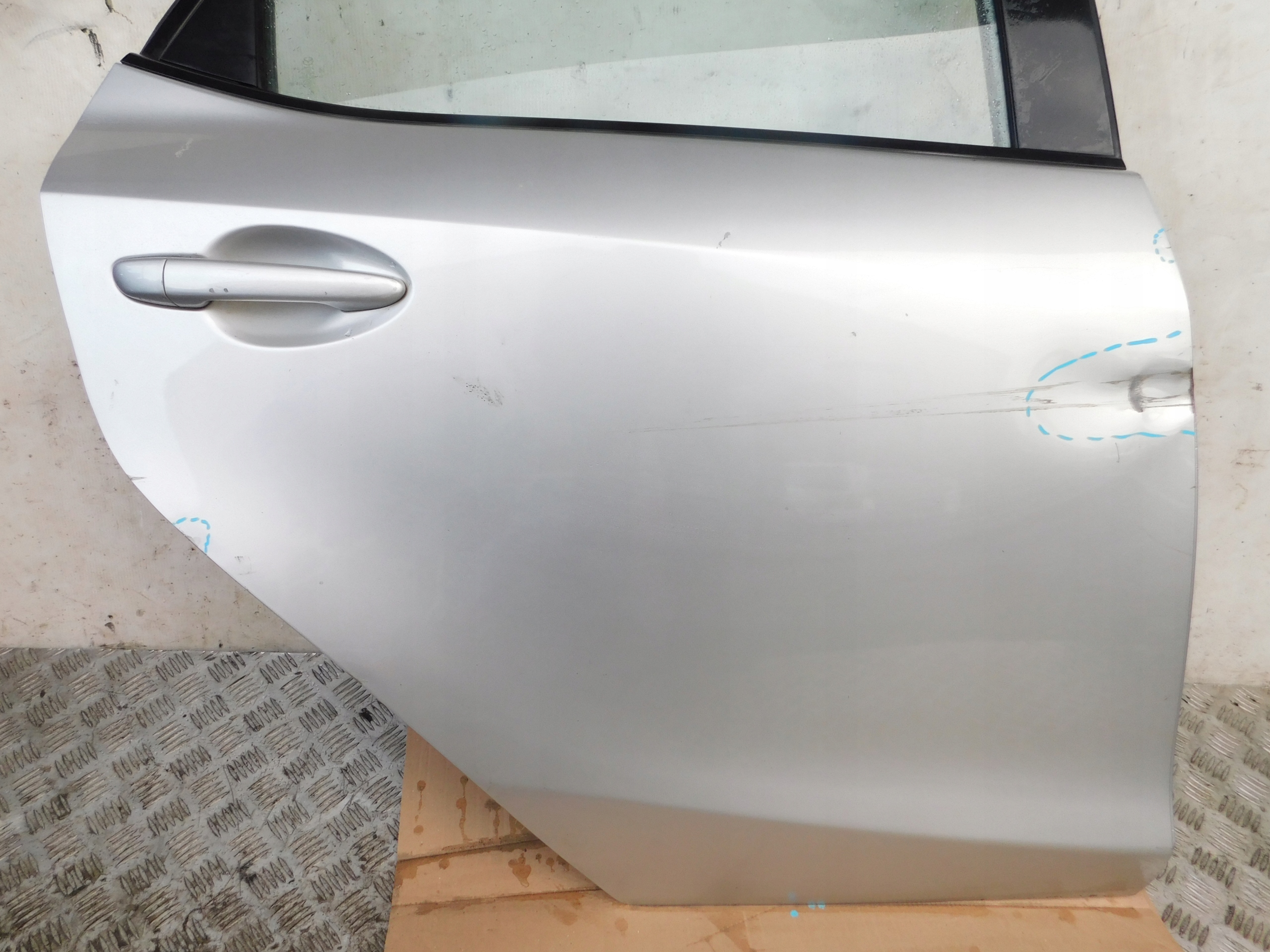 PRAVE ZADNE DVERE MAZDA 2 DE 07-