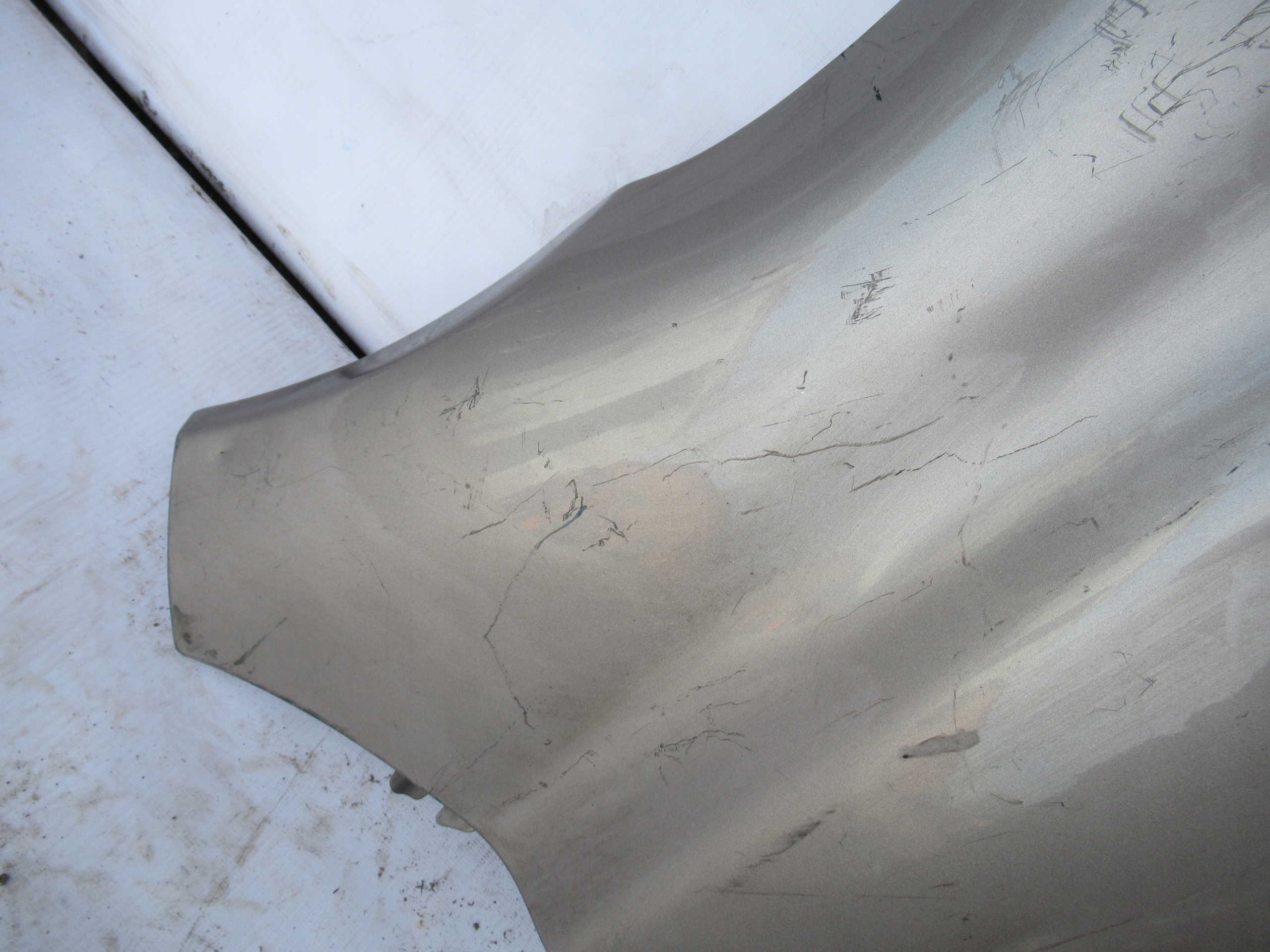 PRAVÝ PREDNÝ BLATNÍK NISSAN MICRA K12