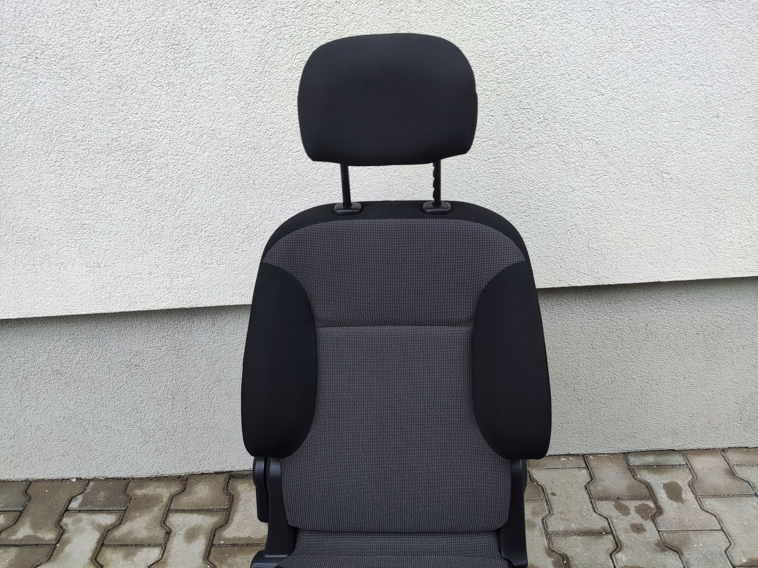 FOTEL PRAVÝ PREDNÝ POD VOLANT  CITROEN BERLINGO PARTNER III 2008-2018