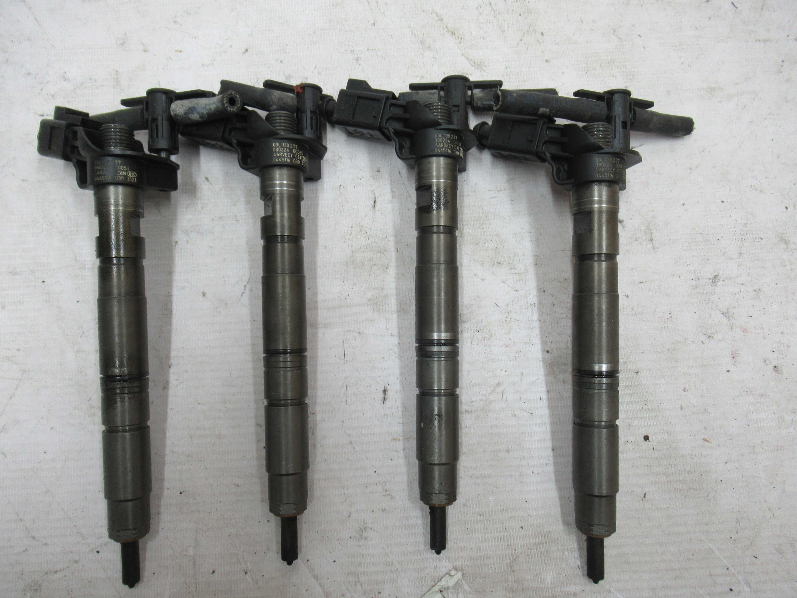 VSTREKOVACIA TRYSKA VSTREKOVACIE TRYSKY 03L130277 2.0 TDI AUDI A4 B8