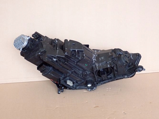 AUDI A4 B9 MATRIX 15- LAVE PREDNE SVETLO 8W0941035