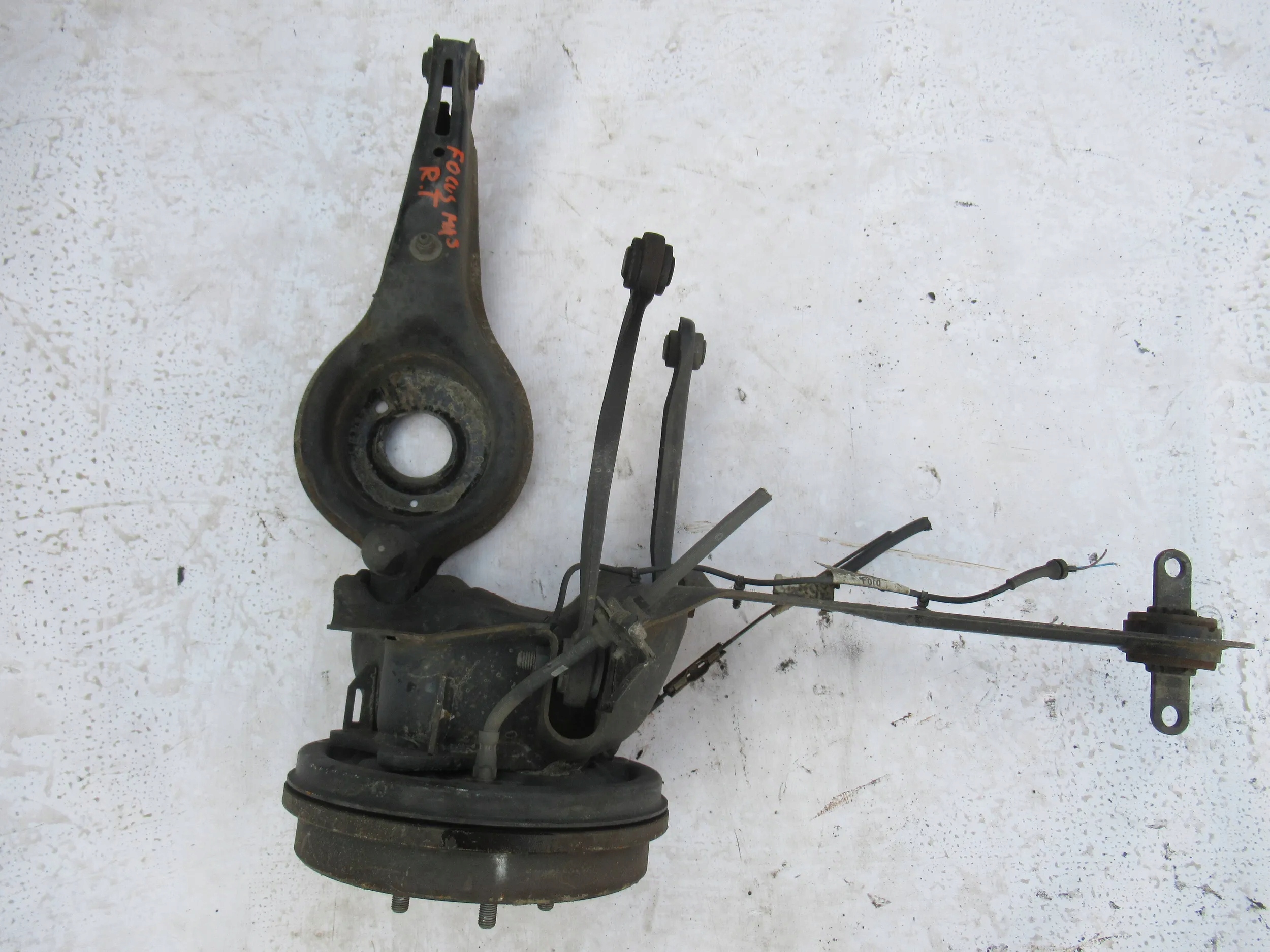 PRAVÝ ZADNÝ OTOČ RAMENO FORD FOCUS MK3