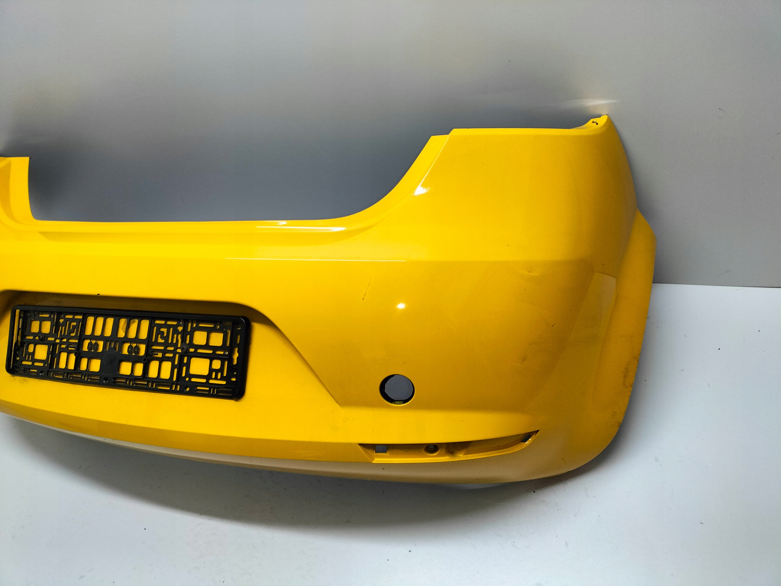 ZADNÝ NÁRAZNÍK SEAT LEON II 05-09