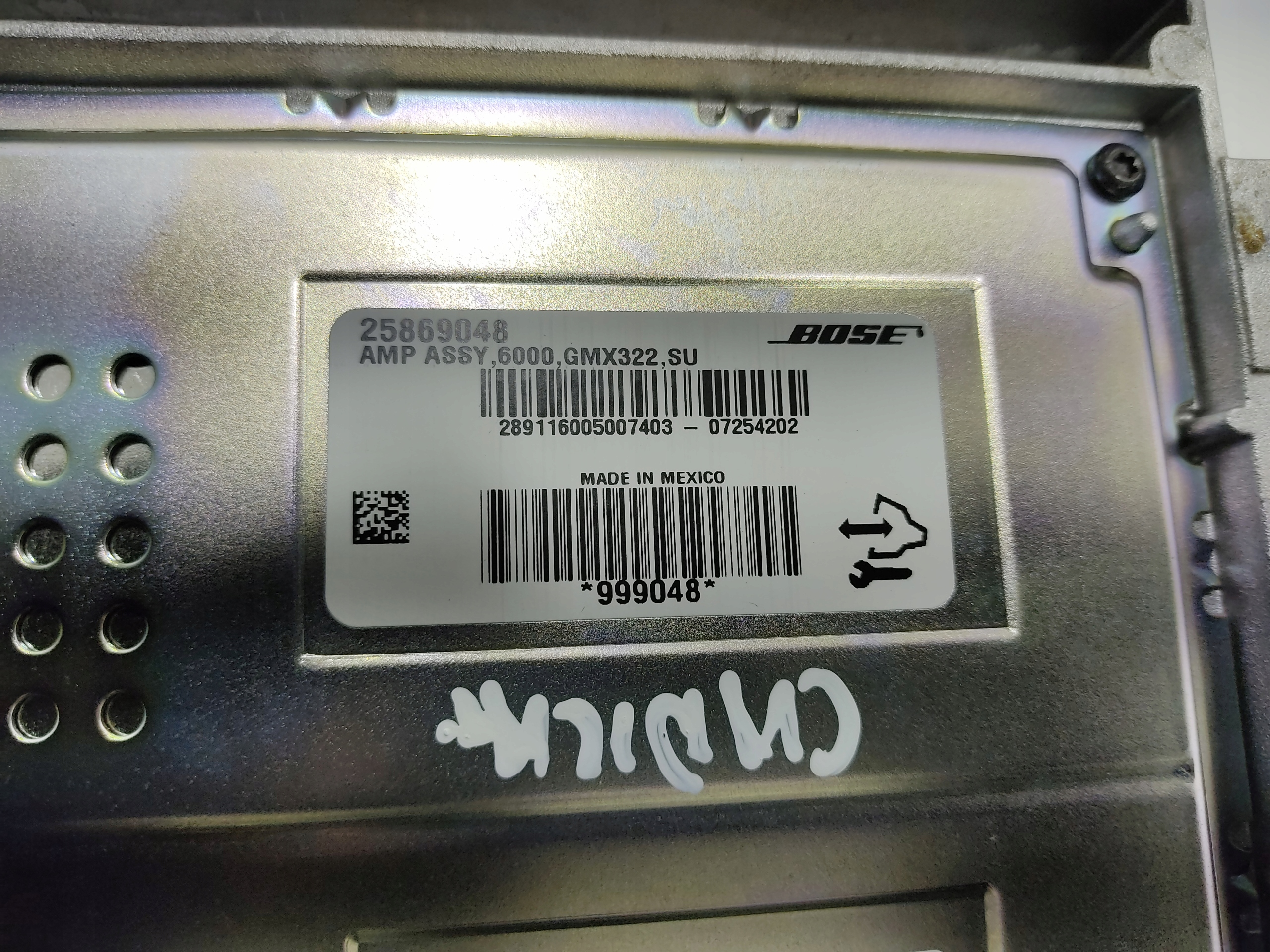 ZOSILNOVAC BOSE CADILLAC CTS II 25869048 2007-2014