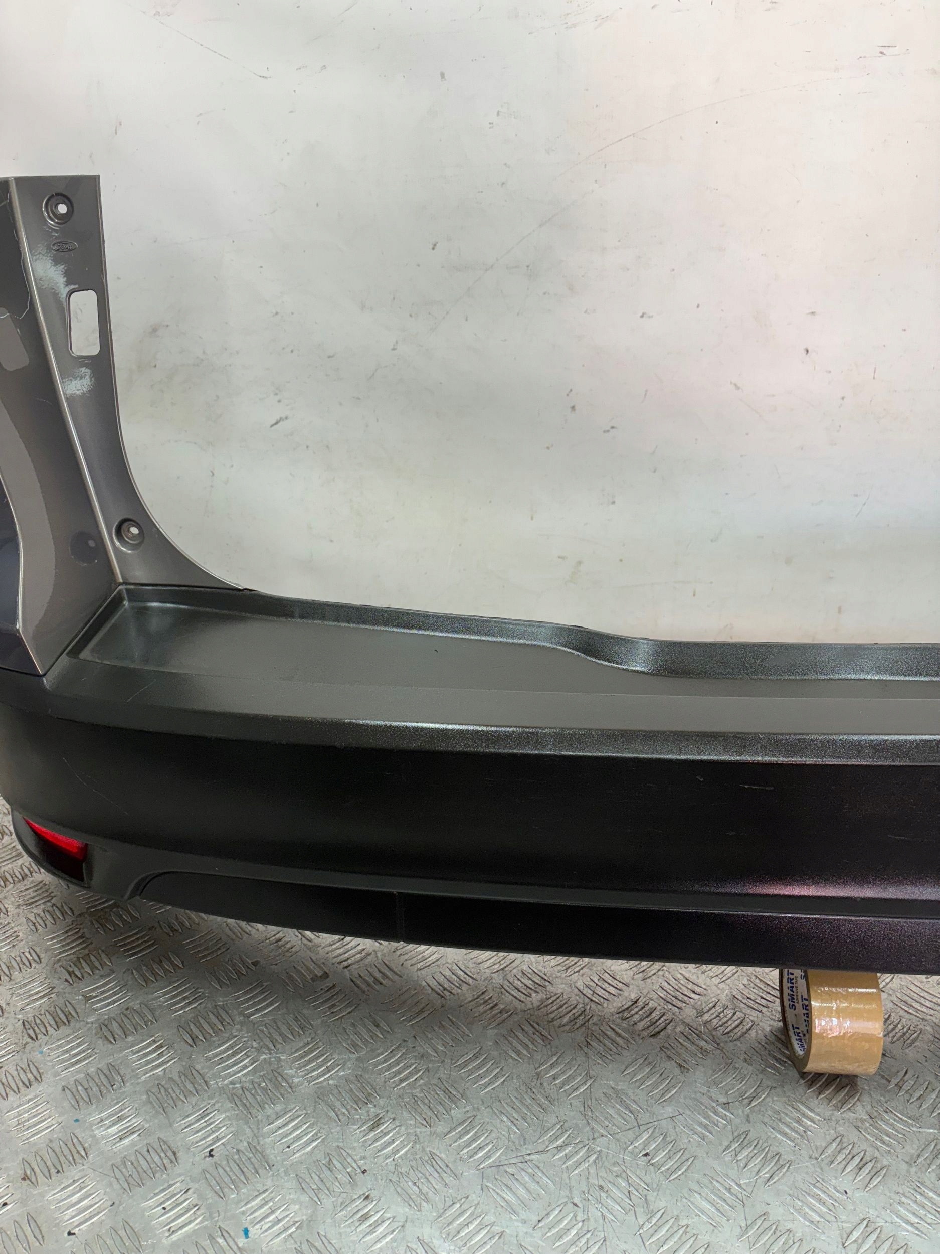 ZADNÝ NÁRAZNÍK FORD FOCUS 3 III MK3 KOMBI 10-