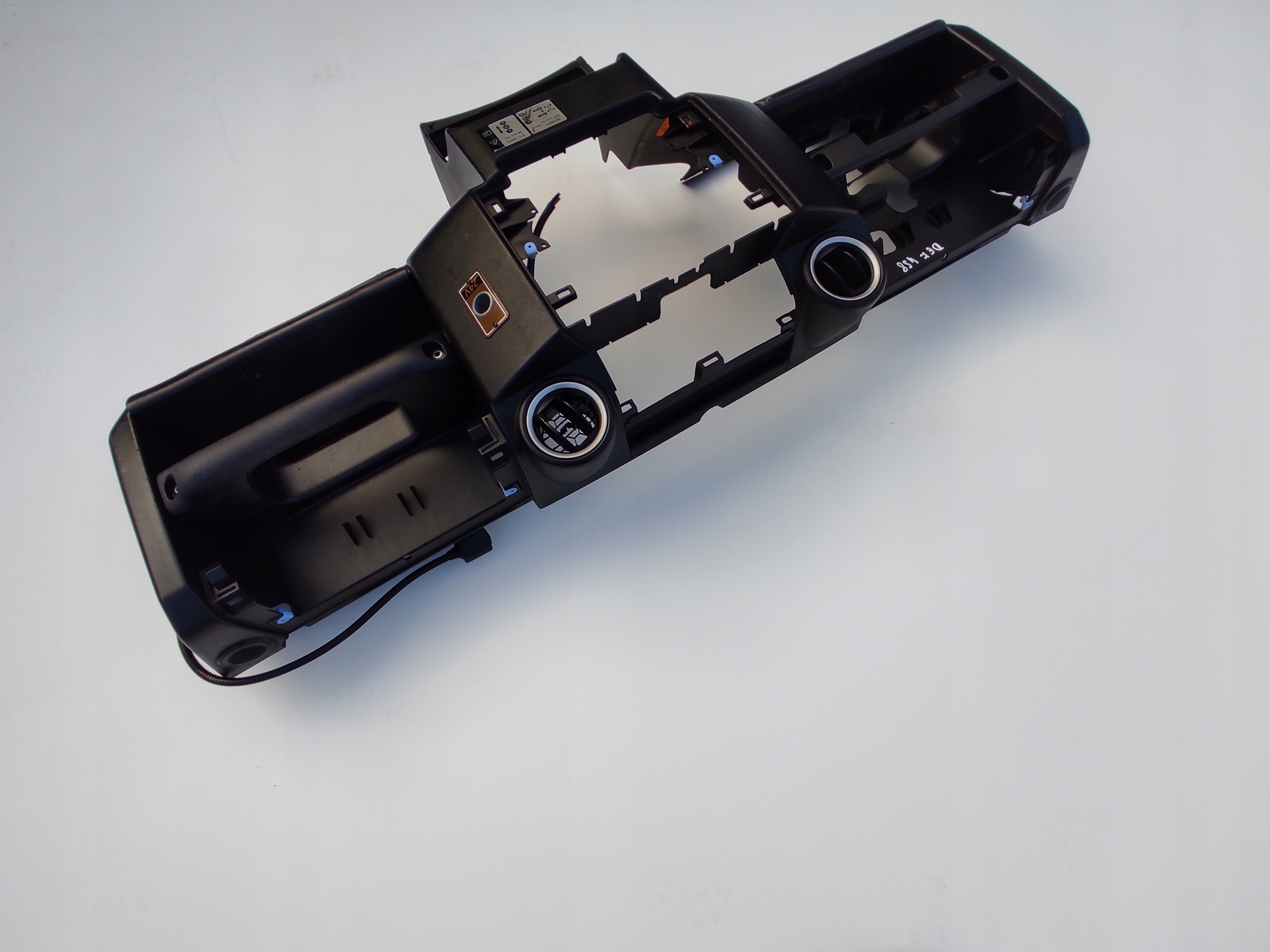 PRISTROJOVA DOSKA LAND ROVER DEFENDER 2007-2014 EUROPA