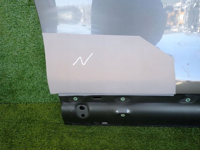 VW TOUAREG 10- PRAVE PREDNE DVERE