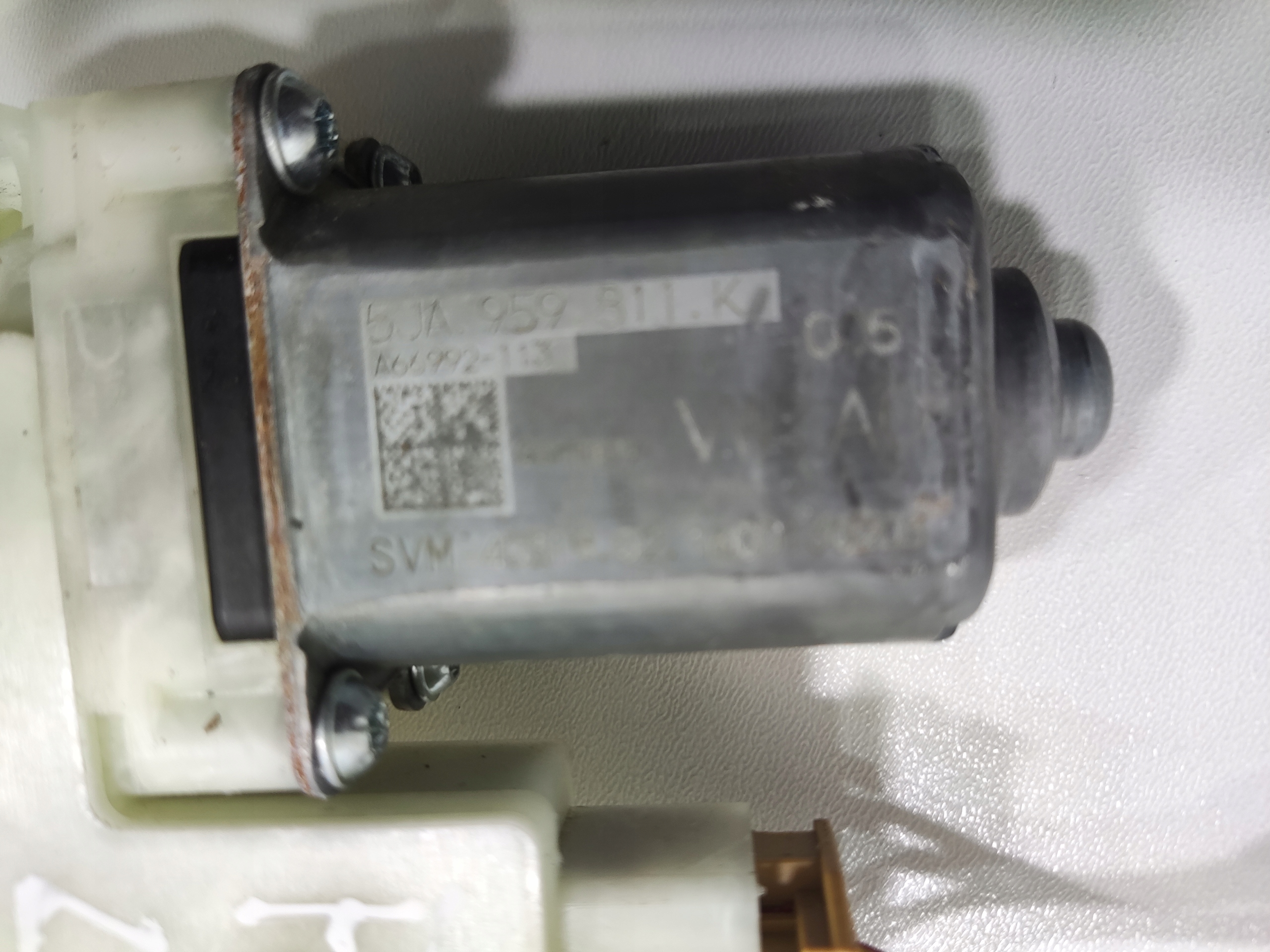 LAVY PREDNY MOTORCEK STAHOVANIA OKNA SKODA FABIA III 6V 2014-2018 5JA959811K
