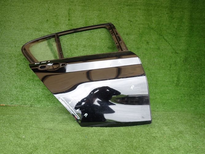 BMW F20 F21 1 PRAVE ZADNE DVERE