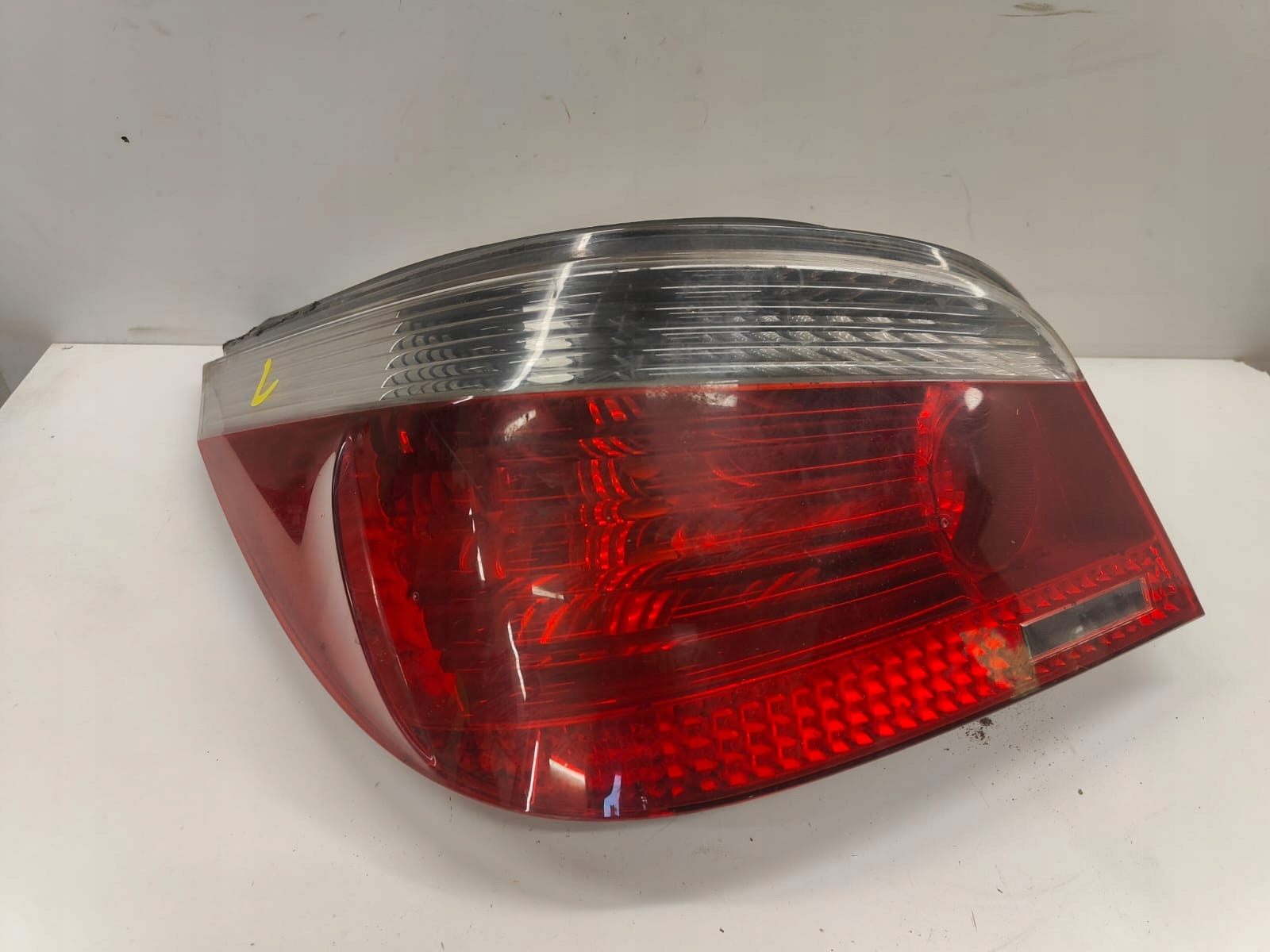 BMW e60 03-07 7165737 LAVE ZADNE SVETLO ZADNA SEDAN