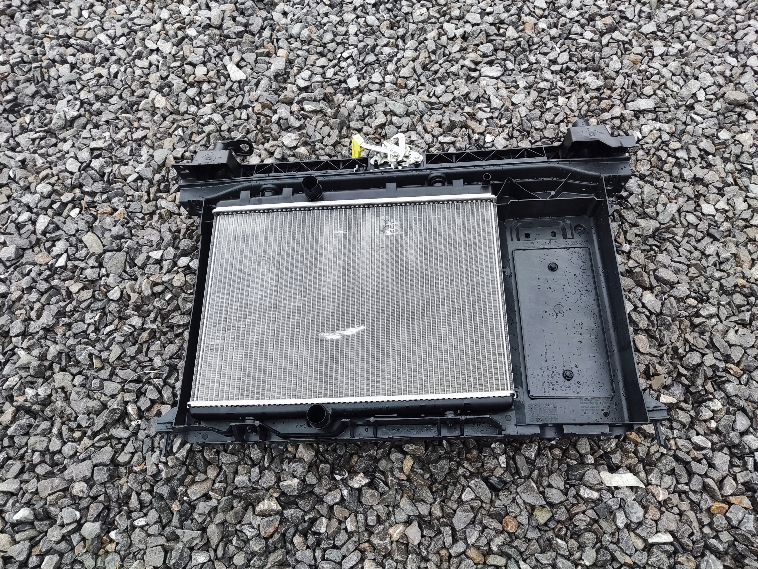 ČELO PREDNA CHLADICE VENTILATOR BERLINGO PARTNER III ELECTRIC 10-18