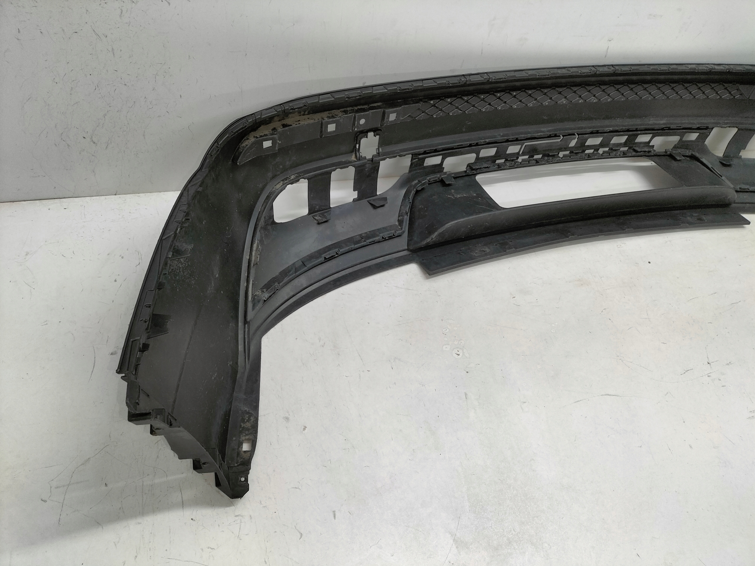 ZADNÝ NÁRAZNÍK SEAT TARRACO 18-
