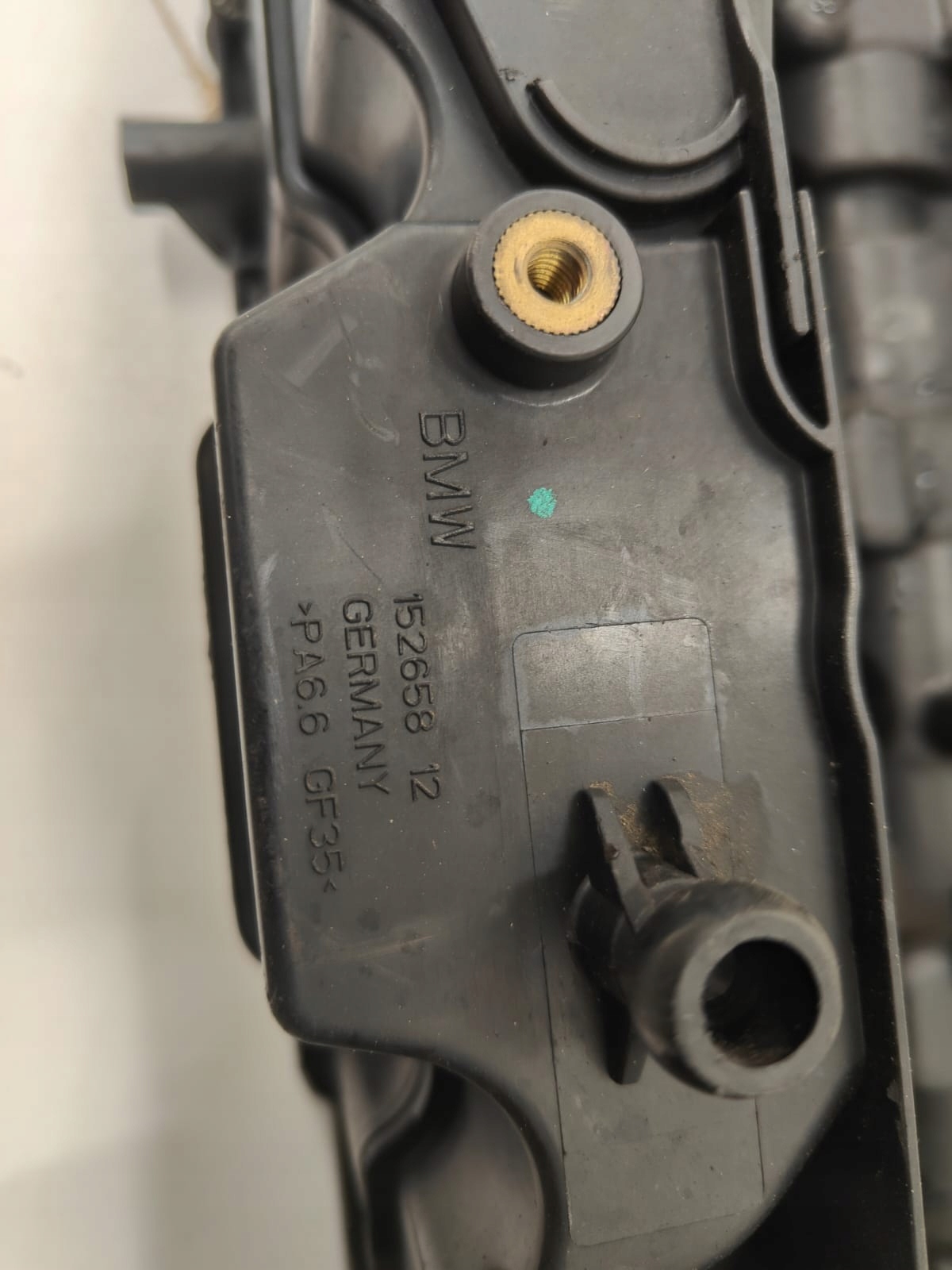 BMW 3.0d e70 n57 f10 oe 1526581 KRYT VEKO VENTILOV