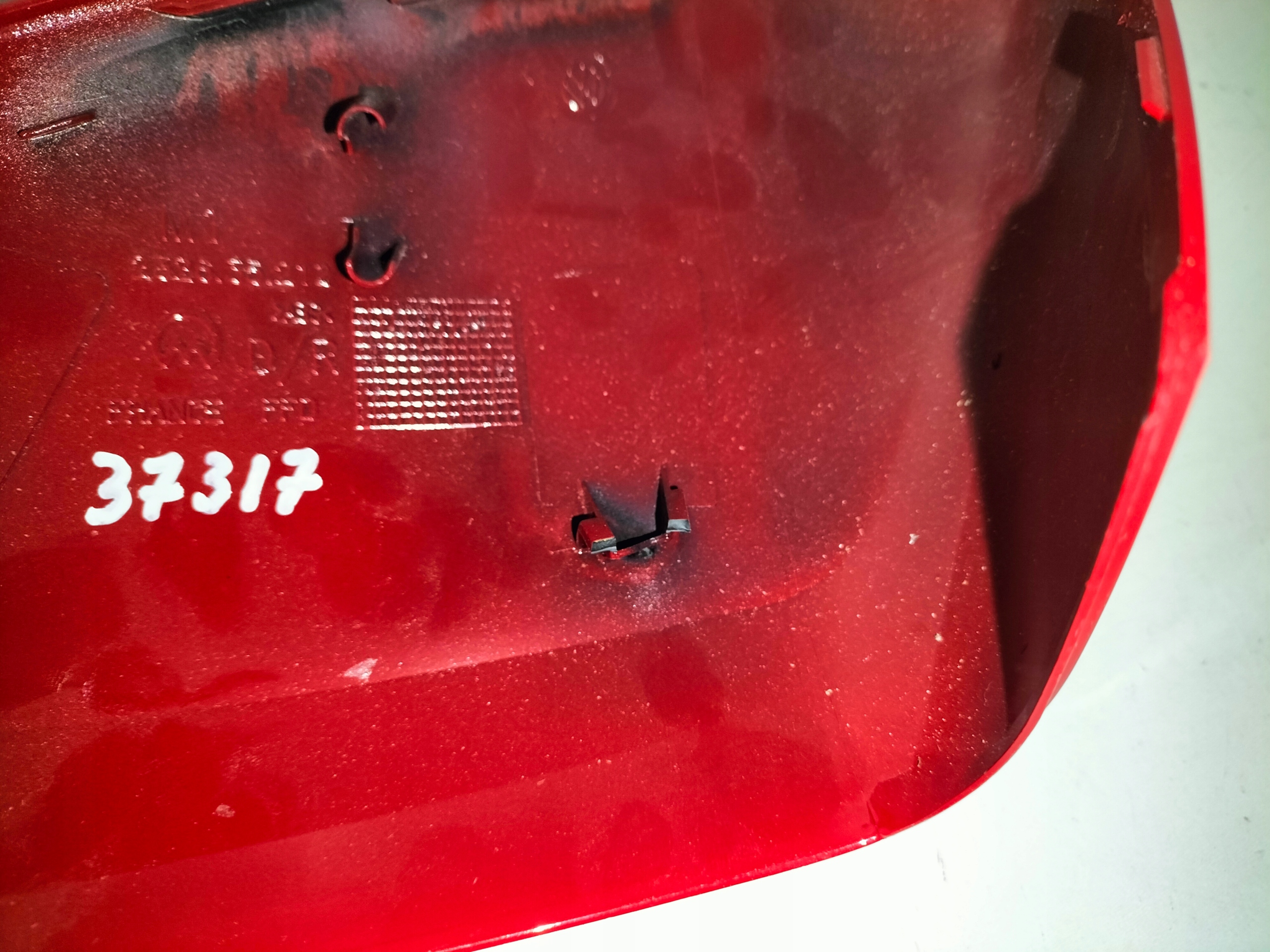 OBAL PRAVÉHO ZRKADLA VW PASSAT B8 14-