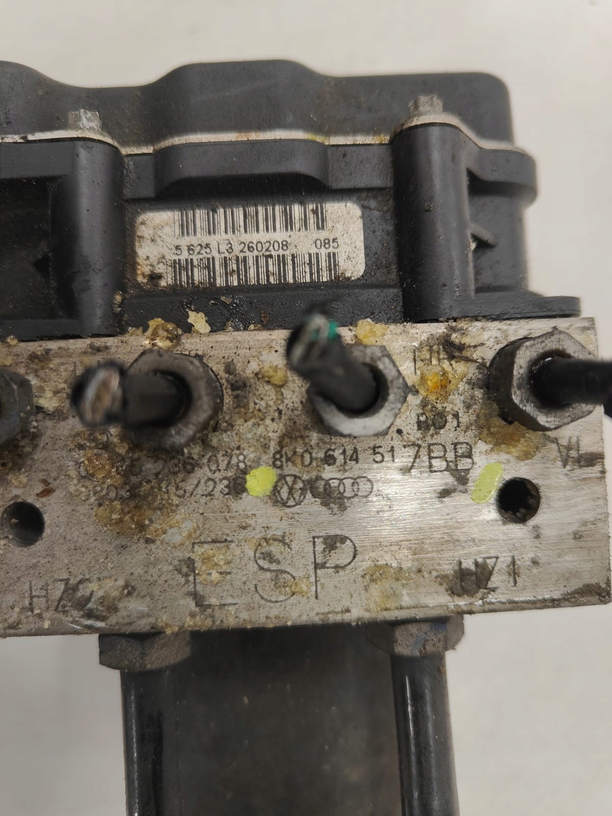 Audi a4 b8 oe 8K0907379P KOCKA ABS