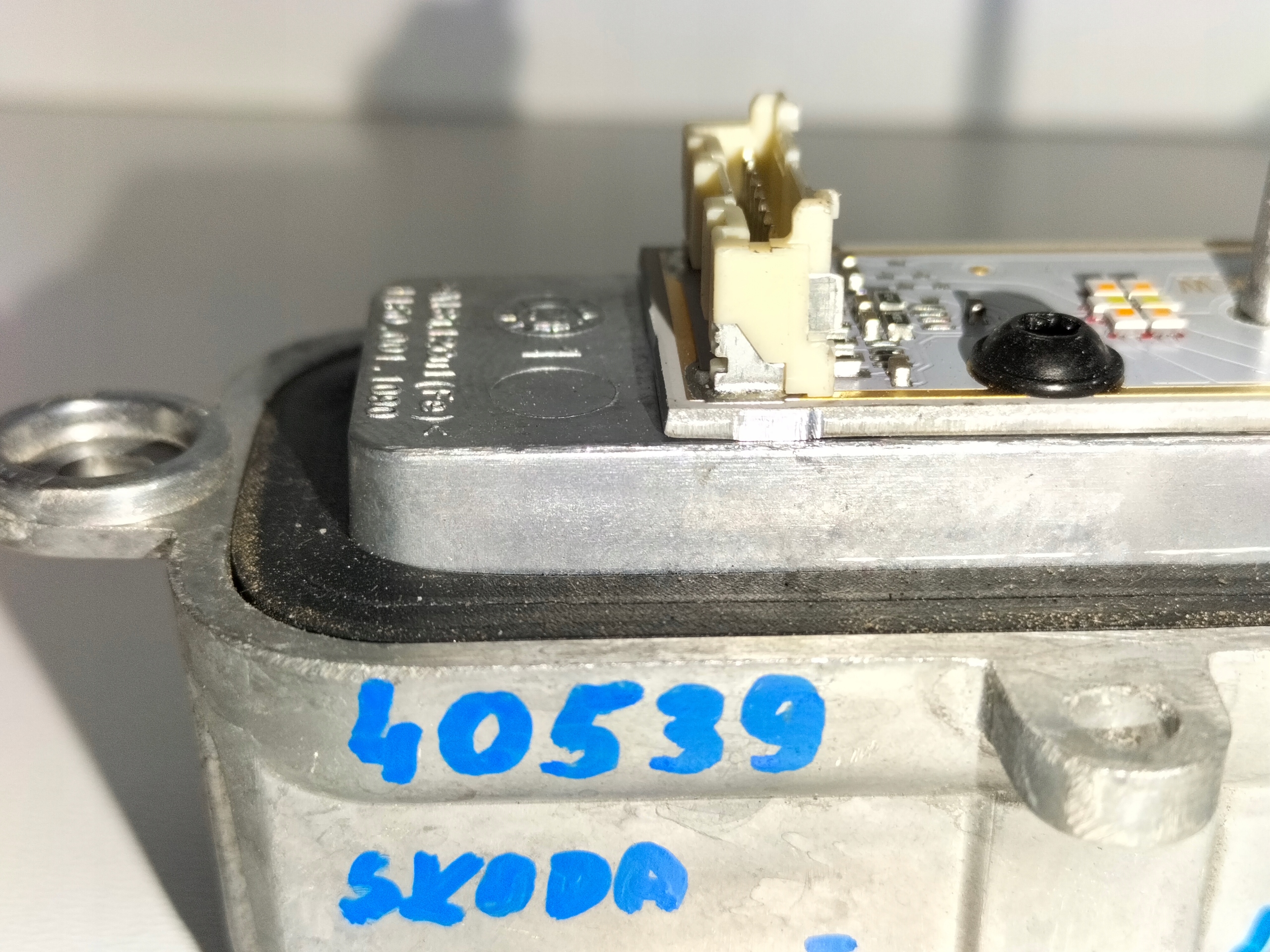 MENIČ NAPÄTIA  MODUL SVETLA LED SKODA SUPERB III LIFT 19-